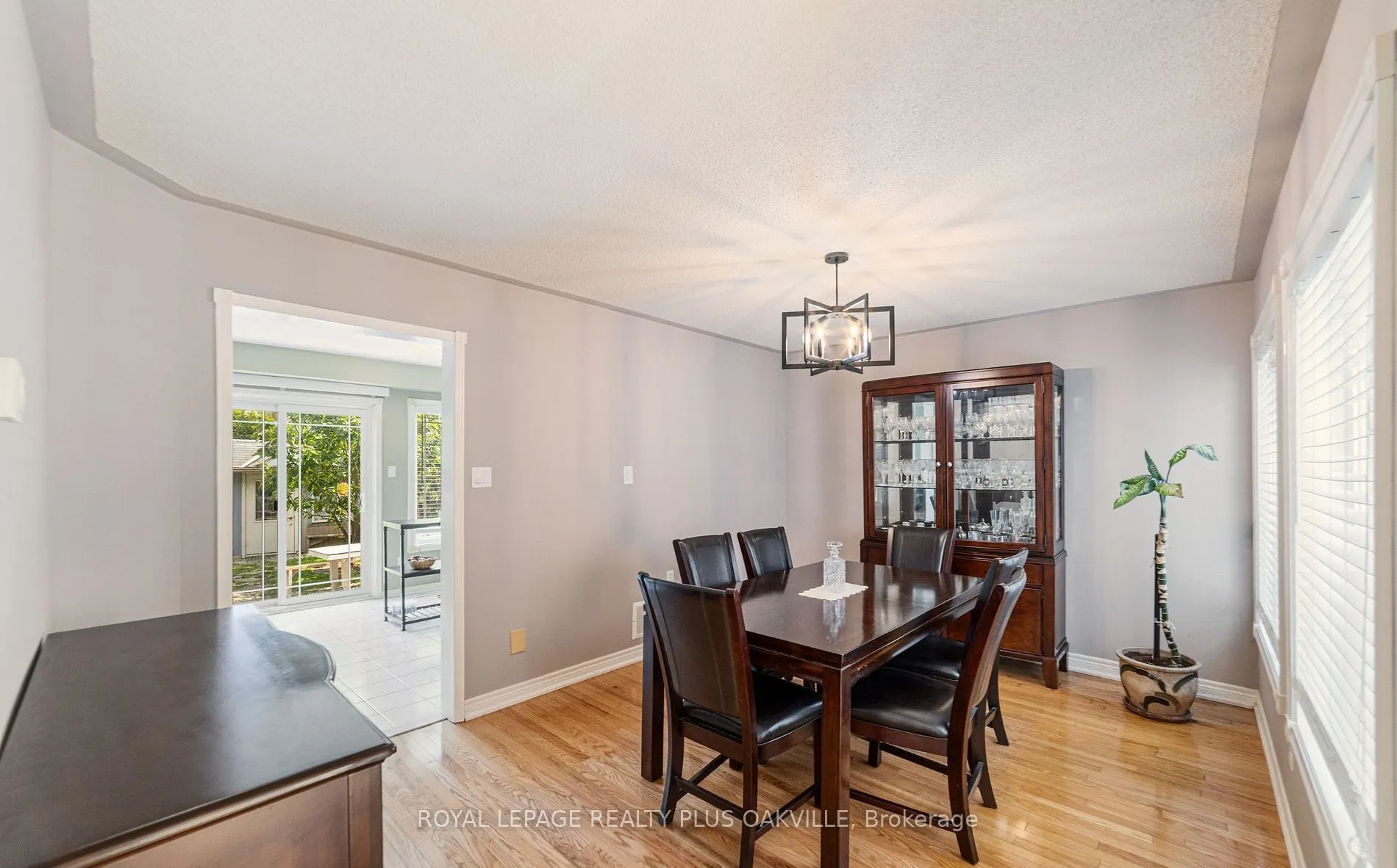 365 Turnberry Crescent