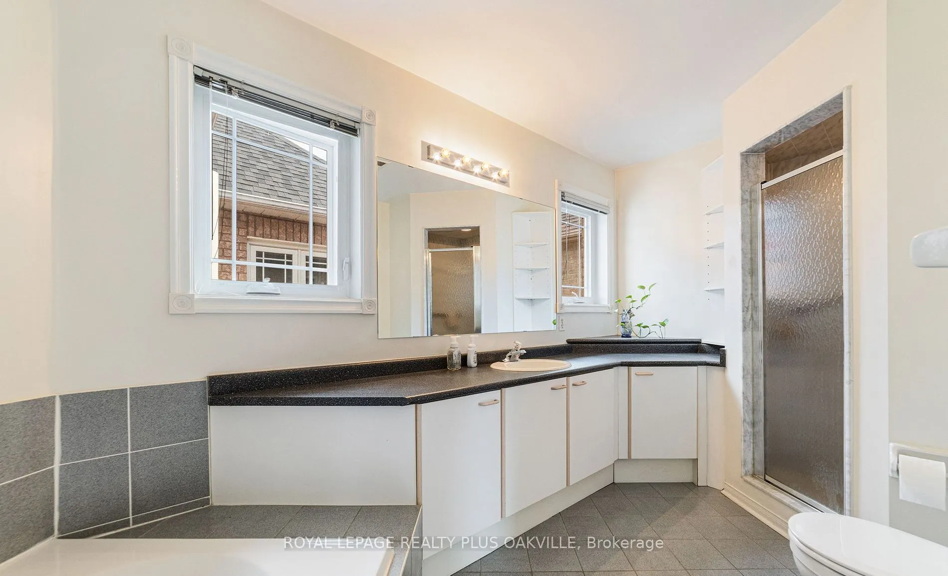 365 Turnberry Crescent