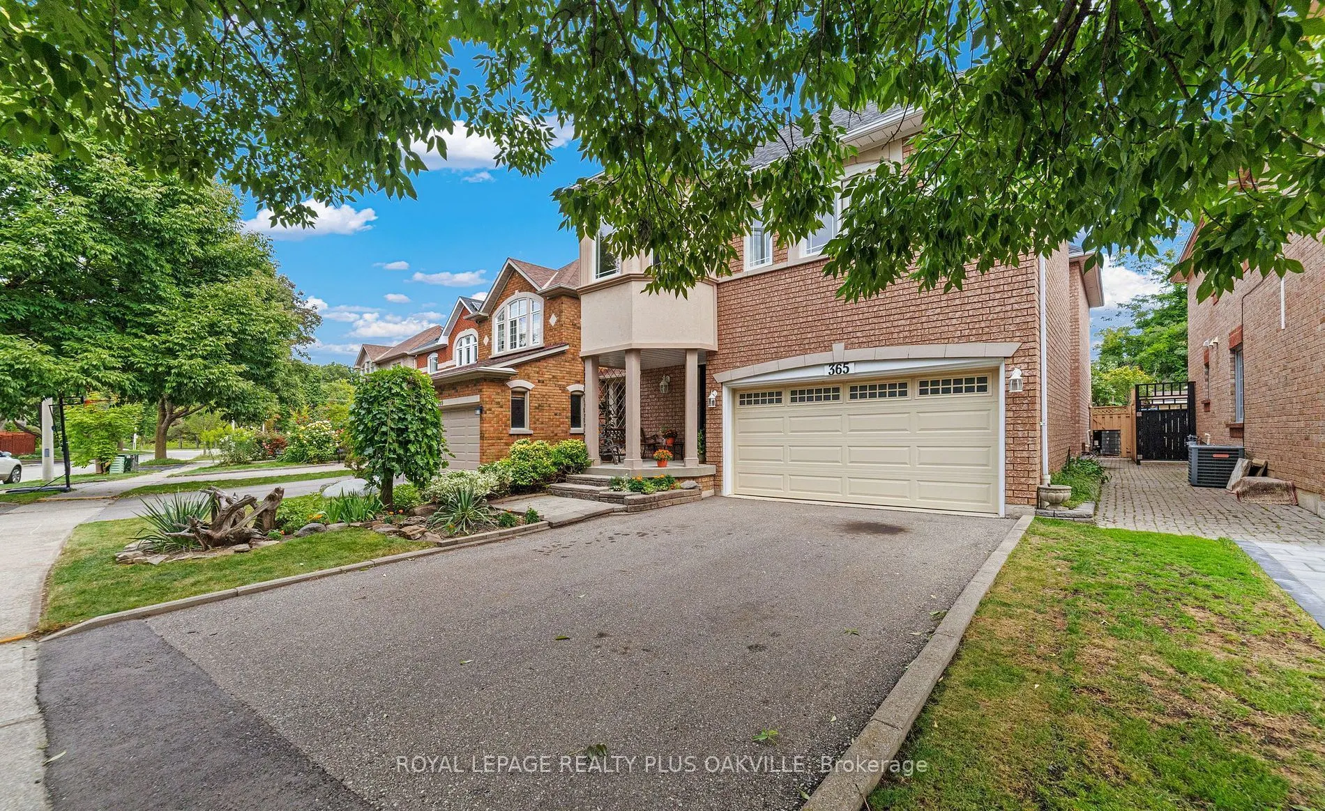 365 Turnberry Crescent