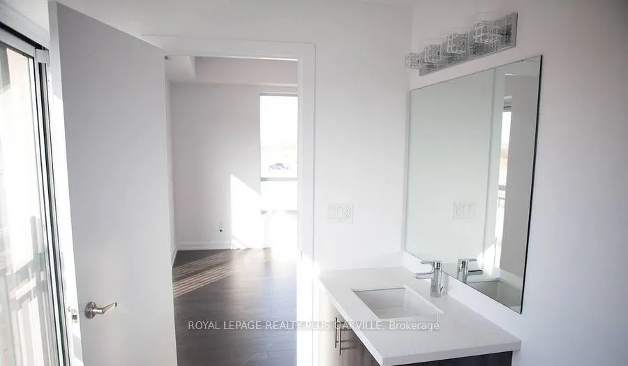 2490 Old Bronte Road, #221