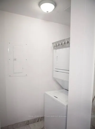2490 Old Bronte Road, #221