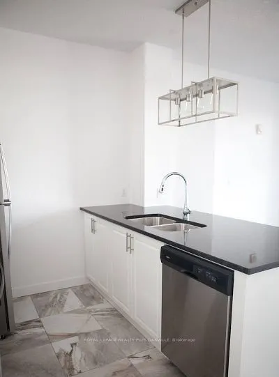 2490 Old Bronte Road, #221