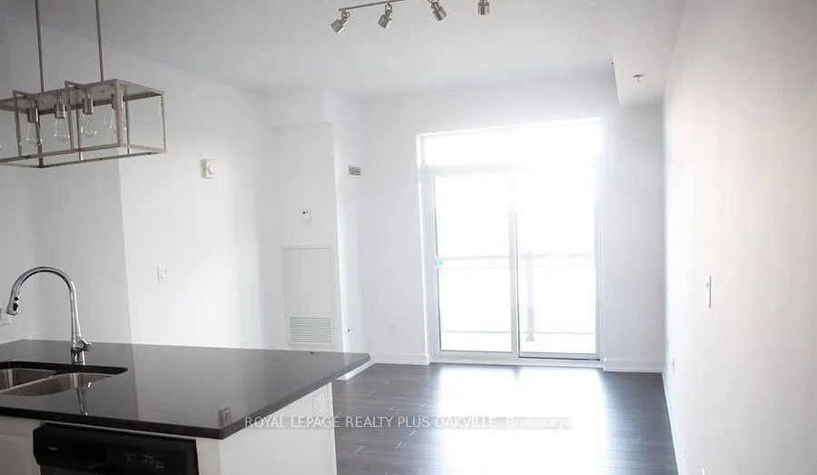2490 Old Bronte Road, #221