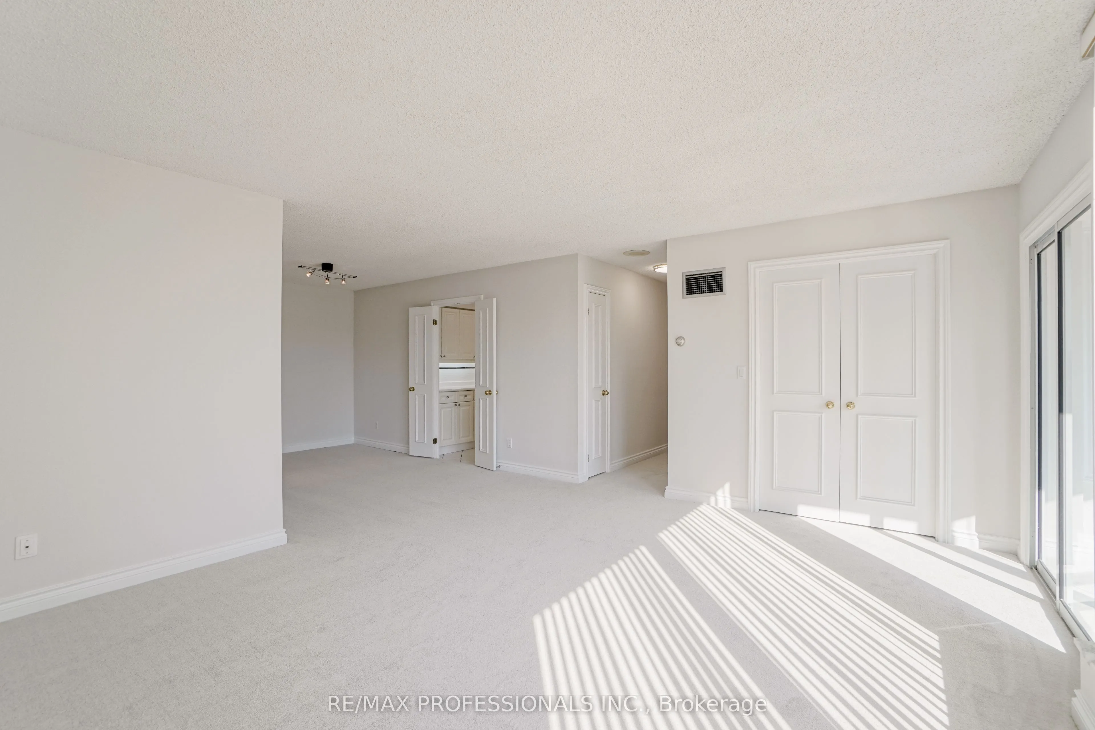 1 Palace Pier Court, #1108