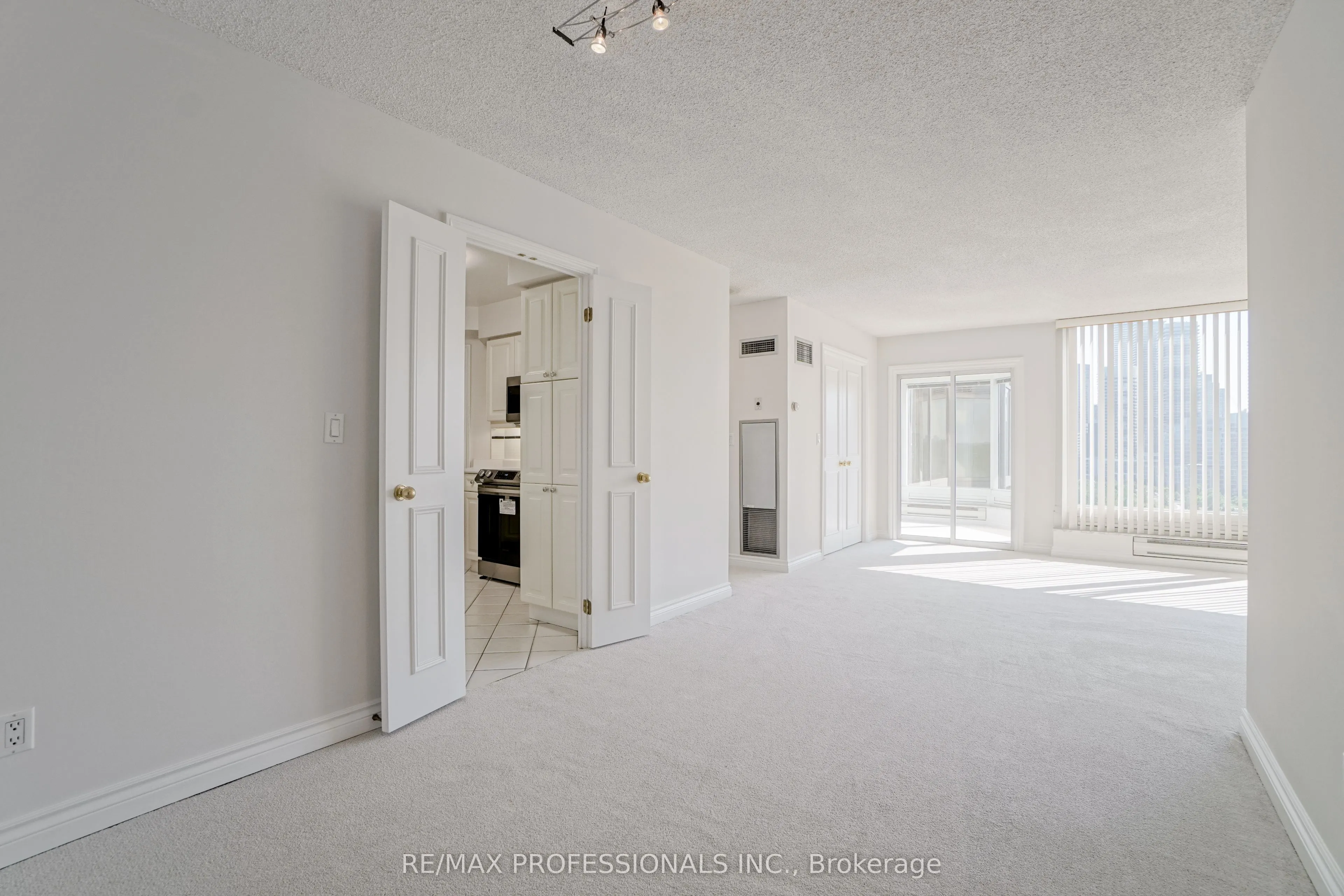 1 Palace Pier Court, #1108