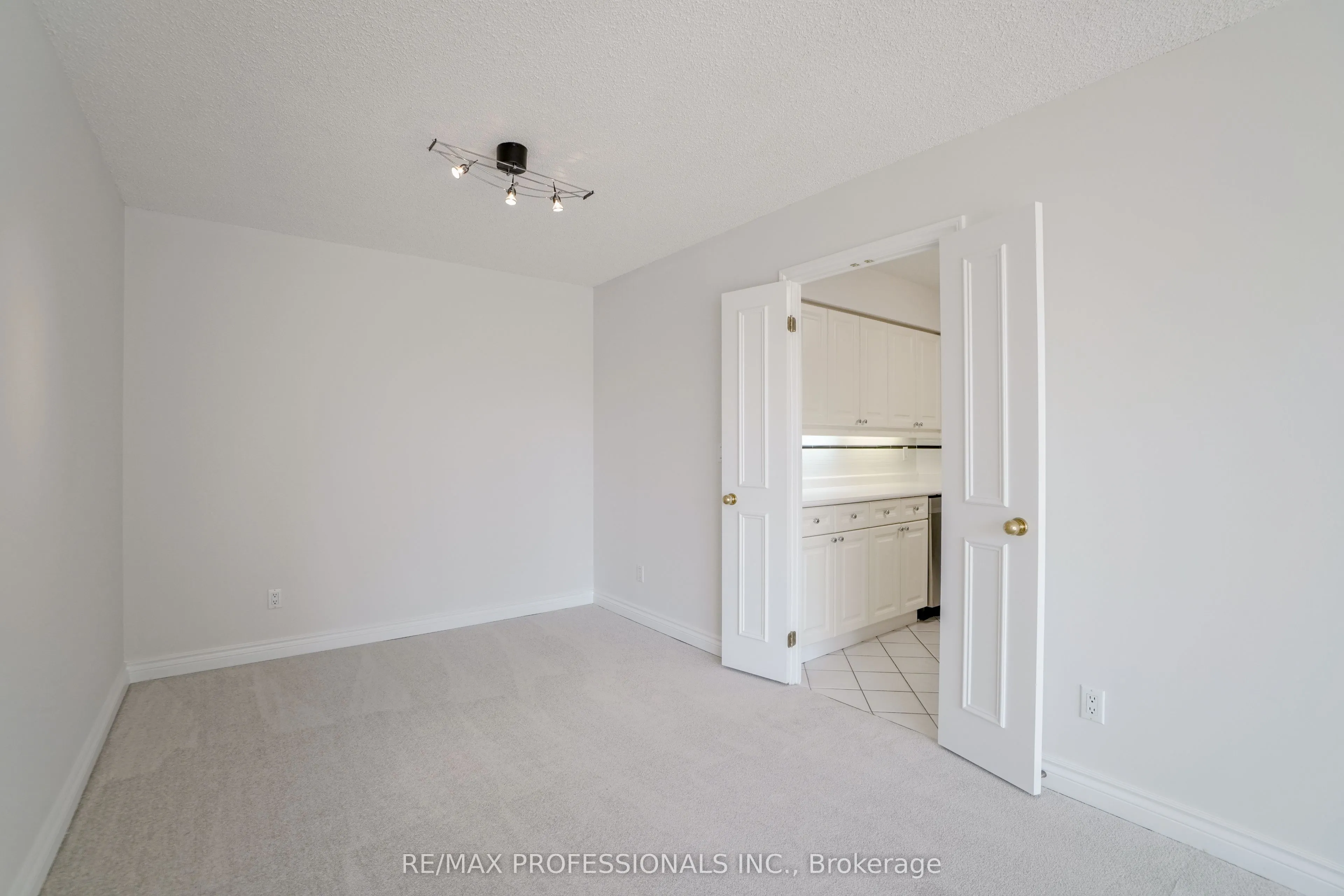 1 Palace Pier Court, #1108