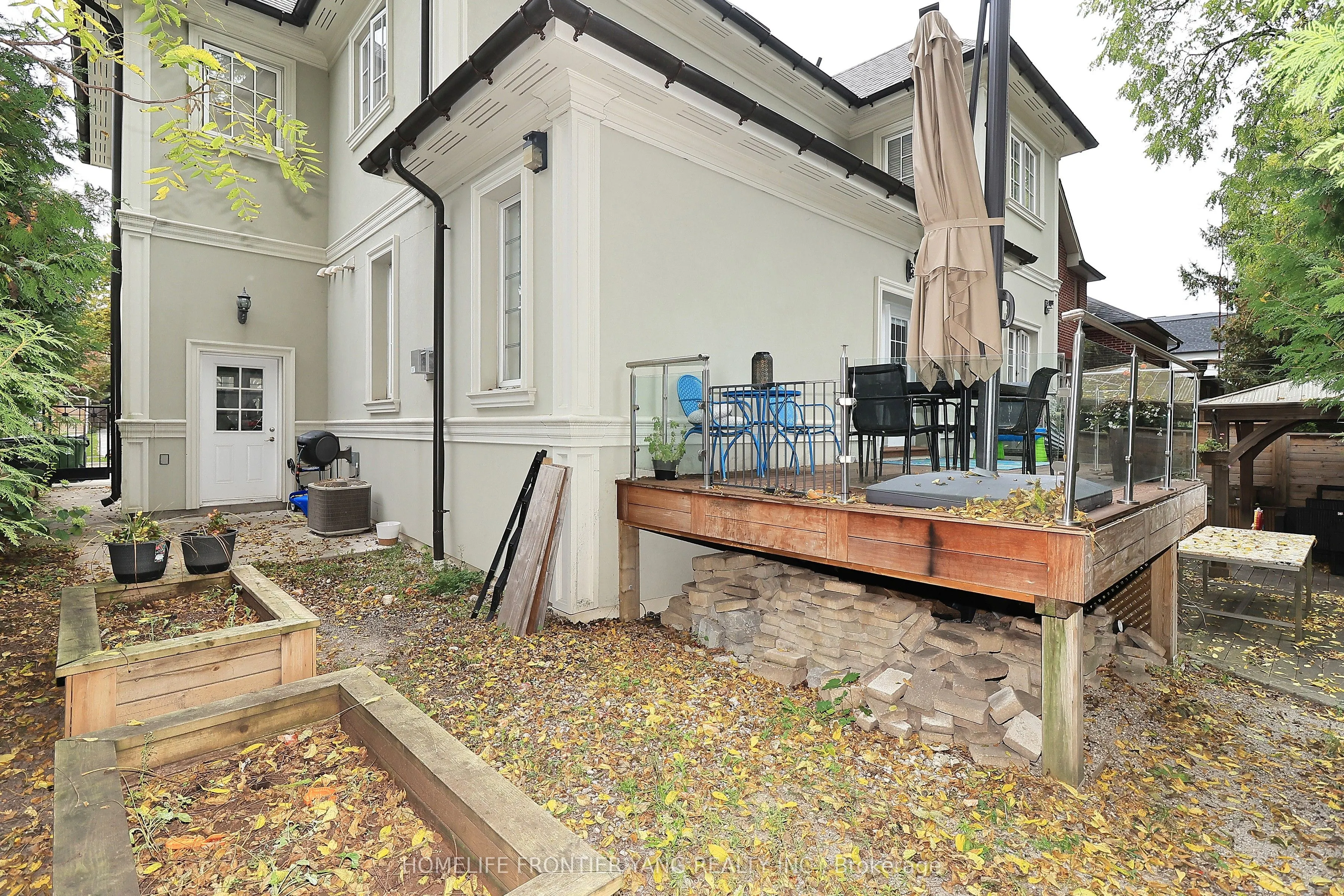 55 Burrows Avenue