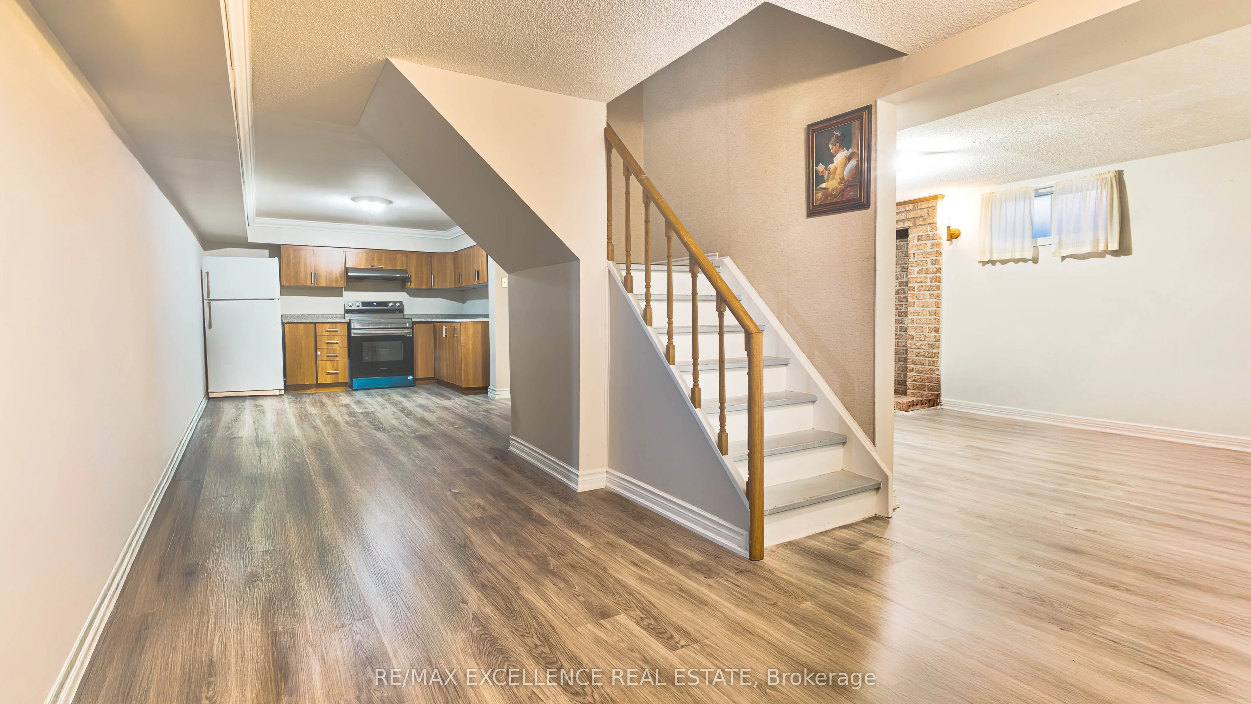 280 Hansen Road N
