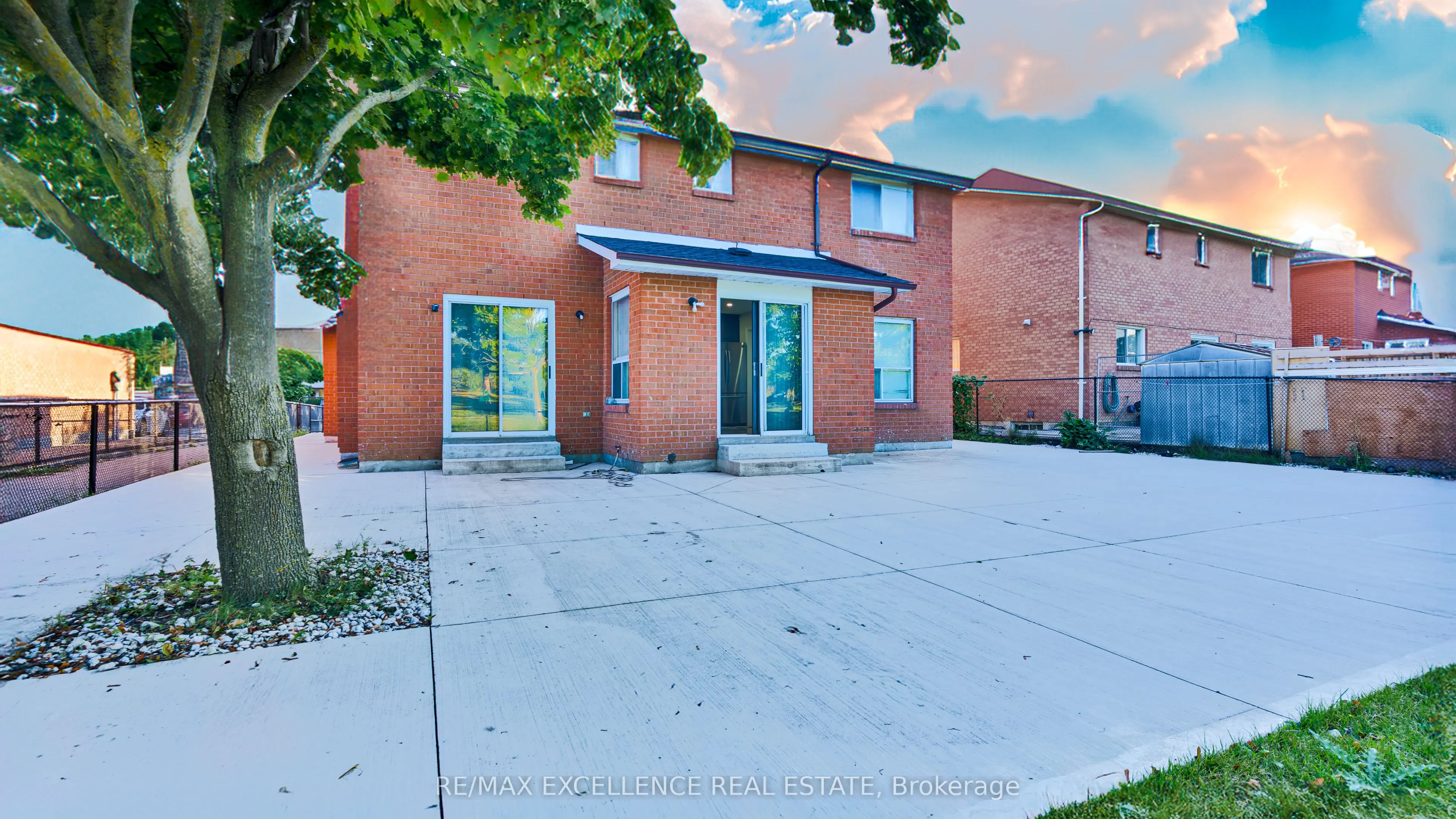 280 Hansen Road N