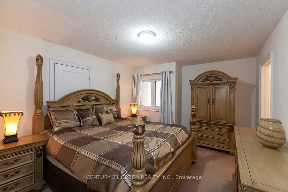 16 Valleyway Drive