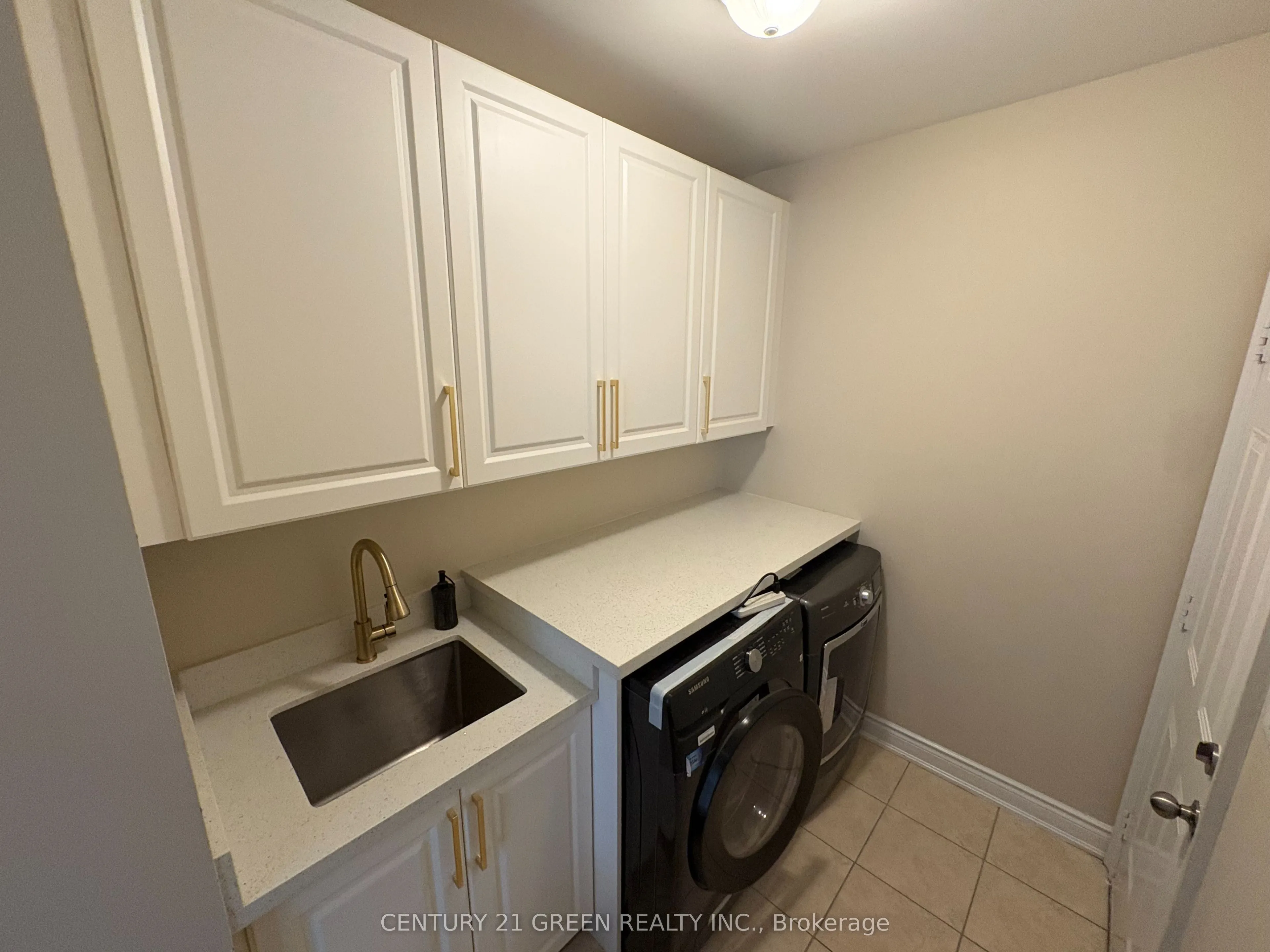 16 Valleyway Drive