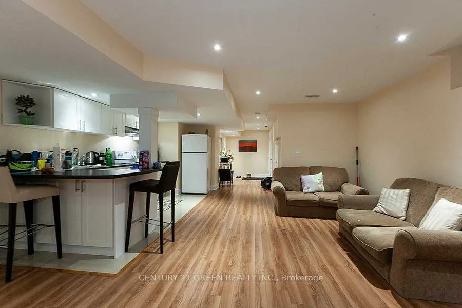 16 Valleyway Drive
