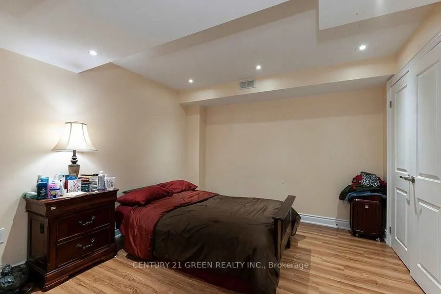 16 Valleyway Drive