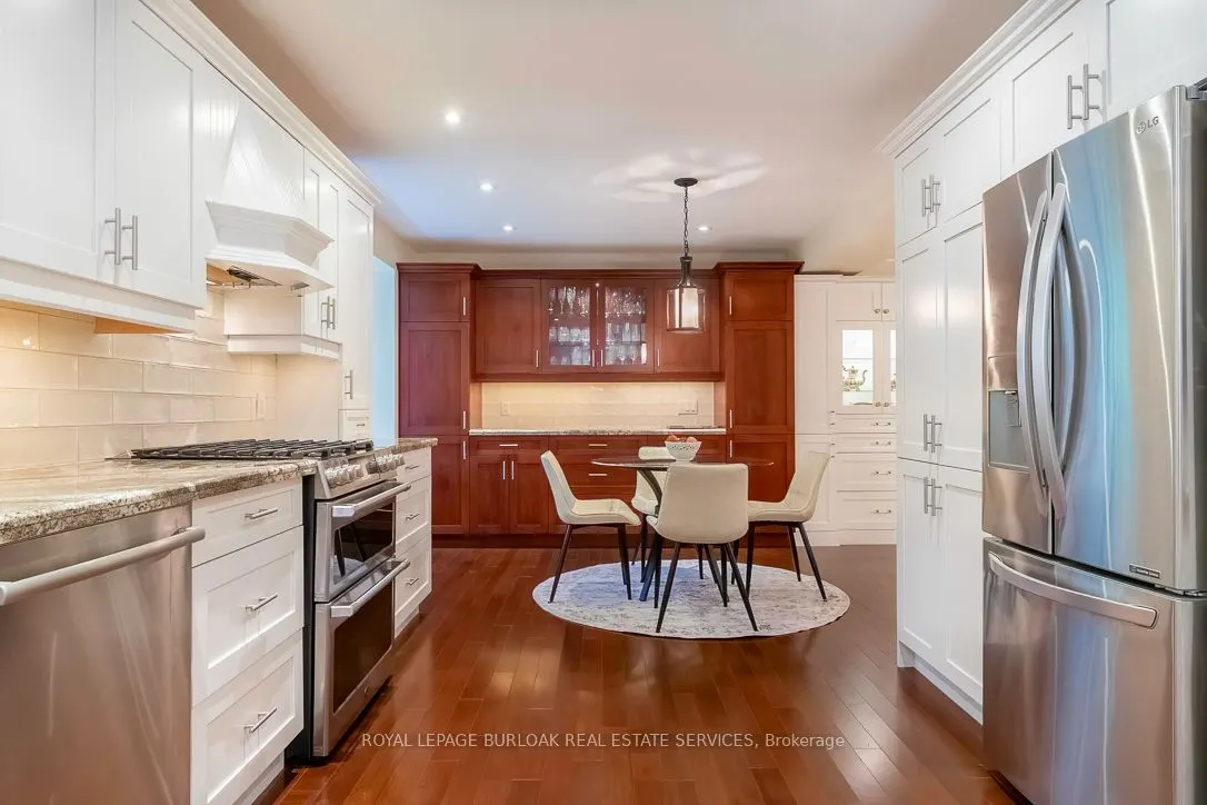1318 Hillview Crescent