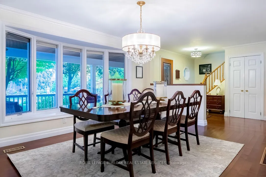 1318 Hillview Crescent