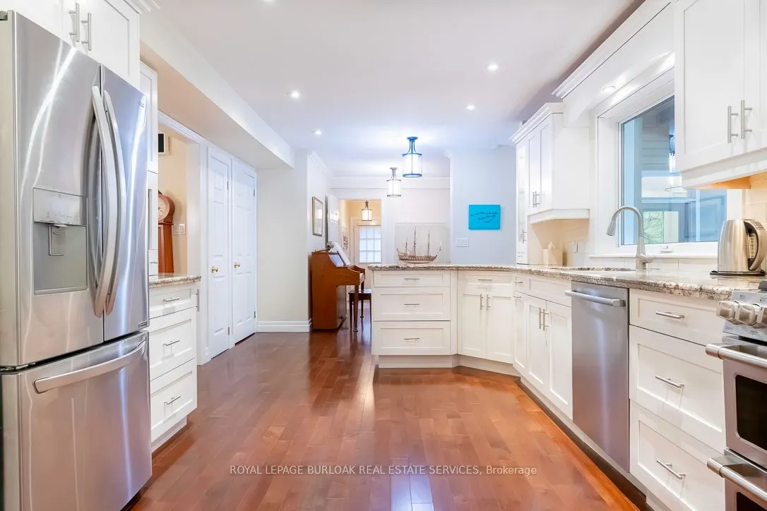 1318 Hillview Crescent