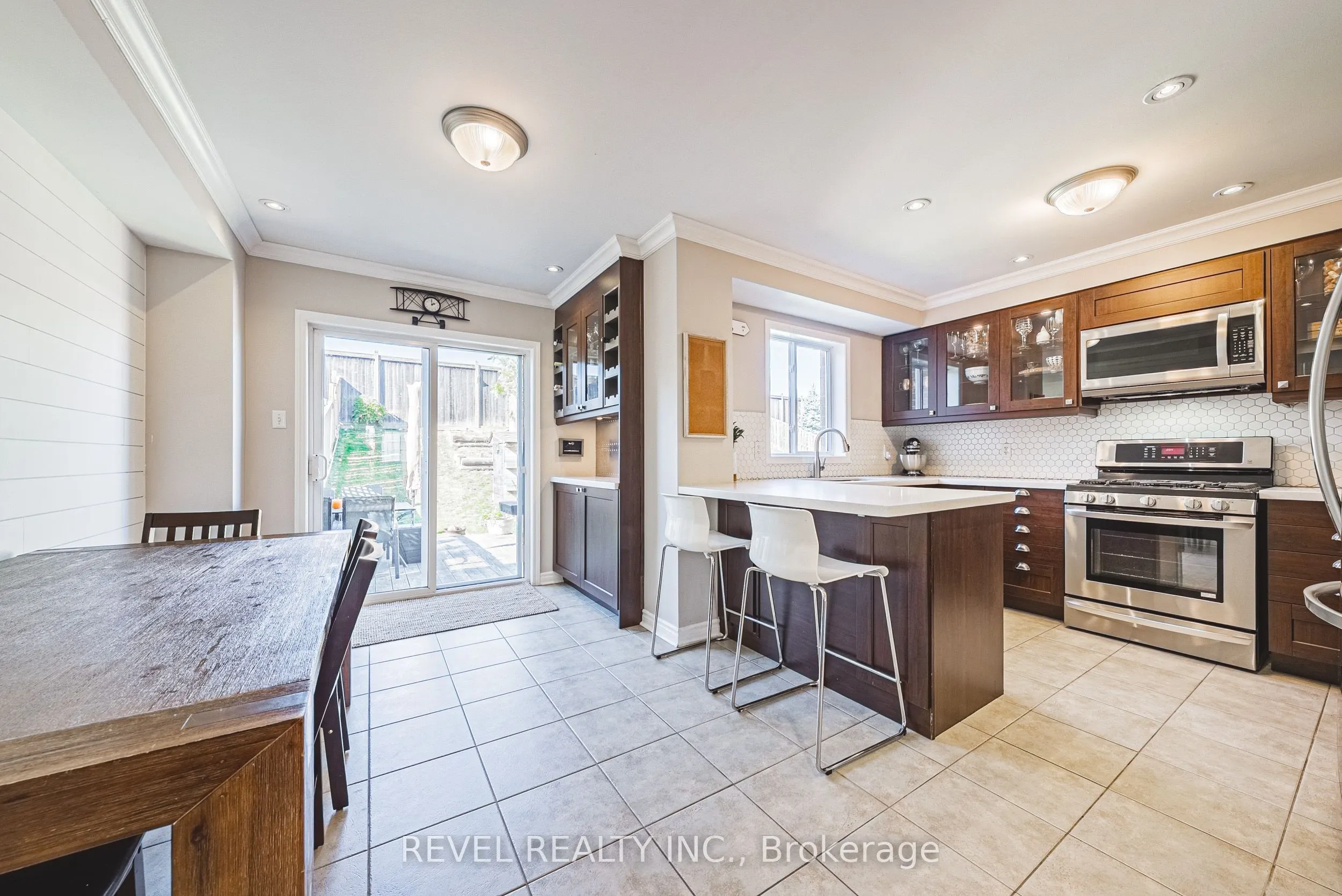 1188 Bonin Crescent