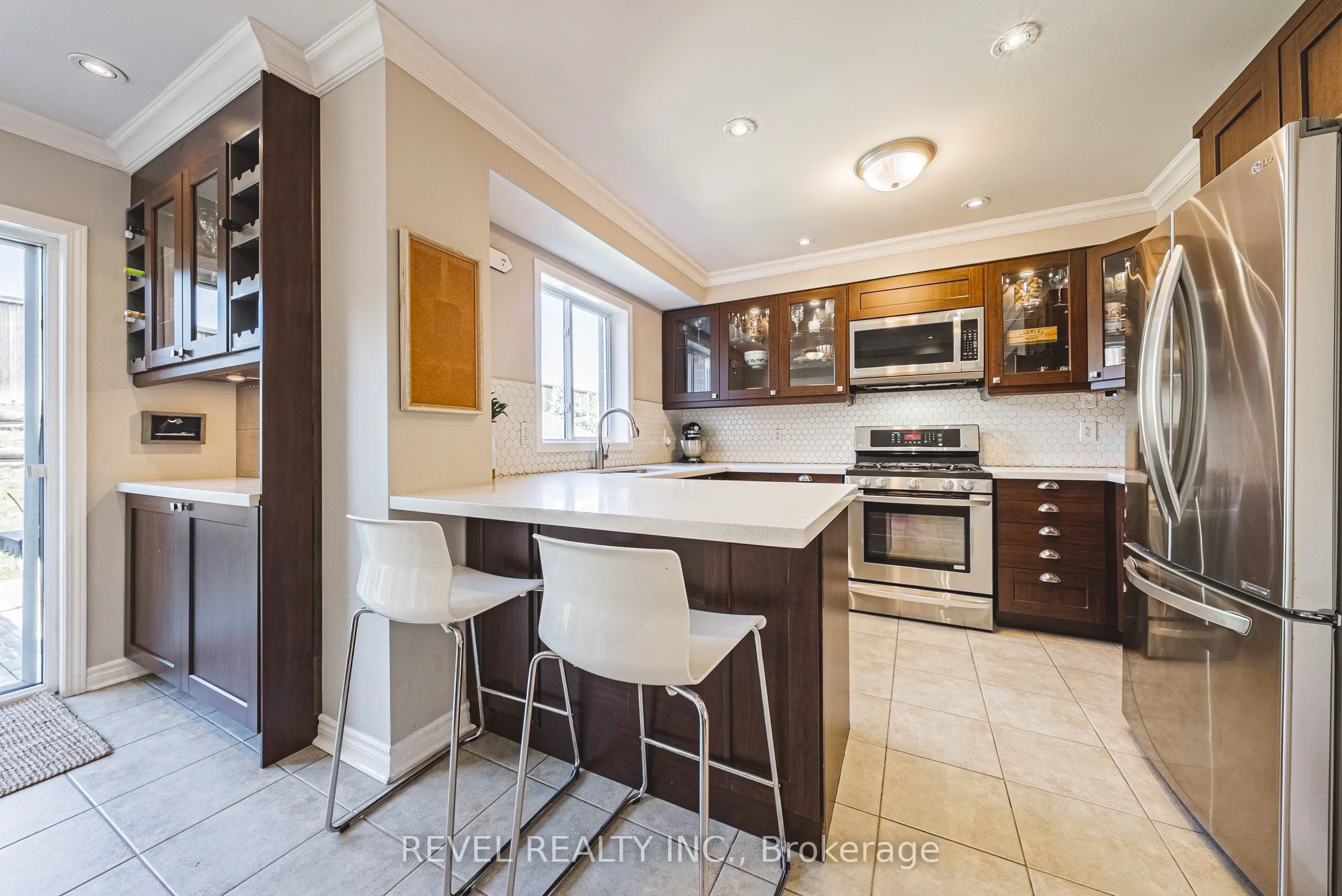 1188 Bonin Crescent