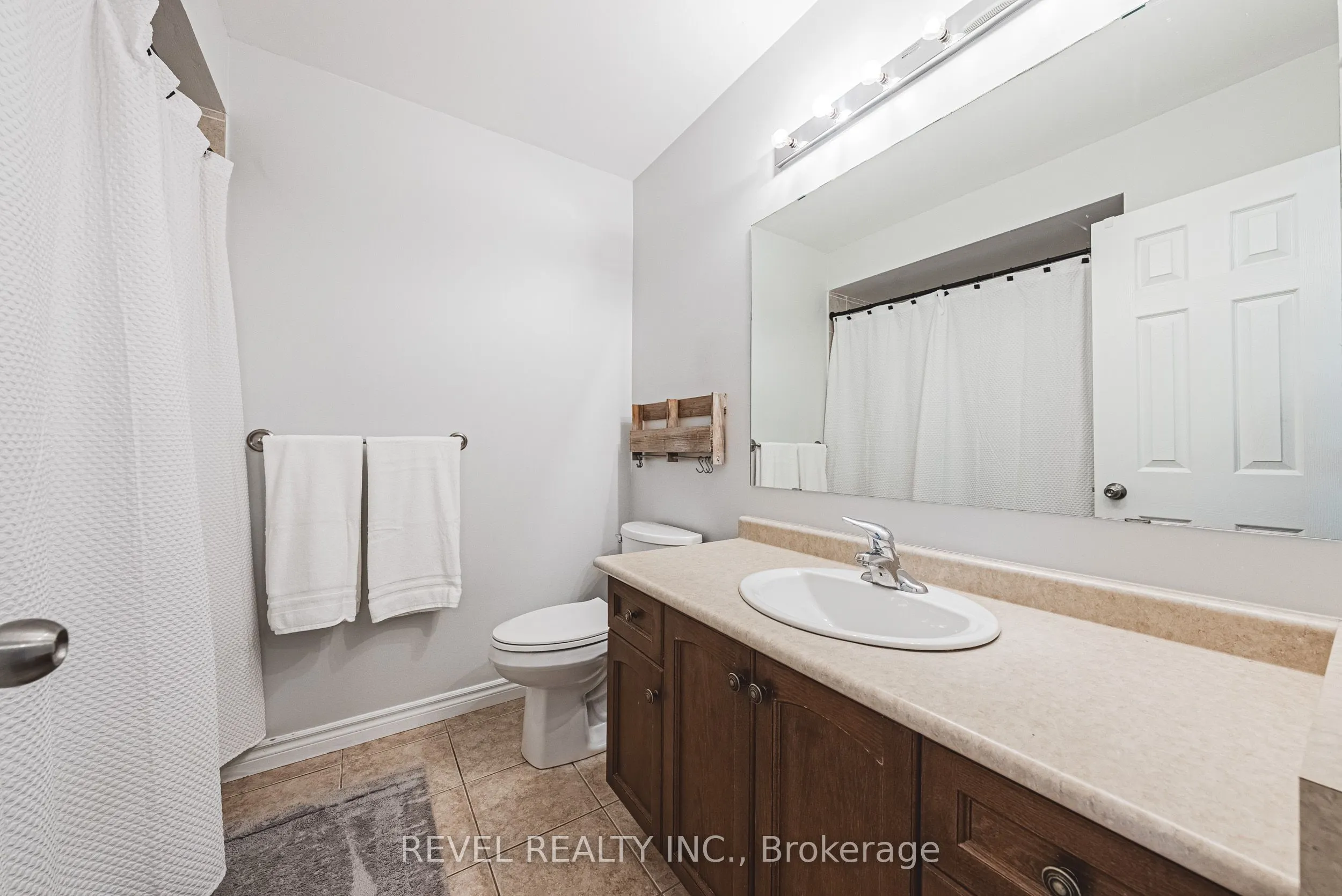 1188 Bonin Crescent