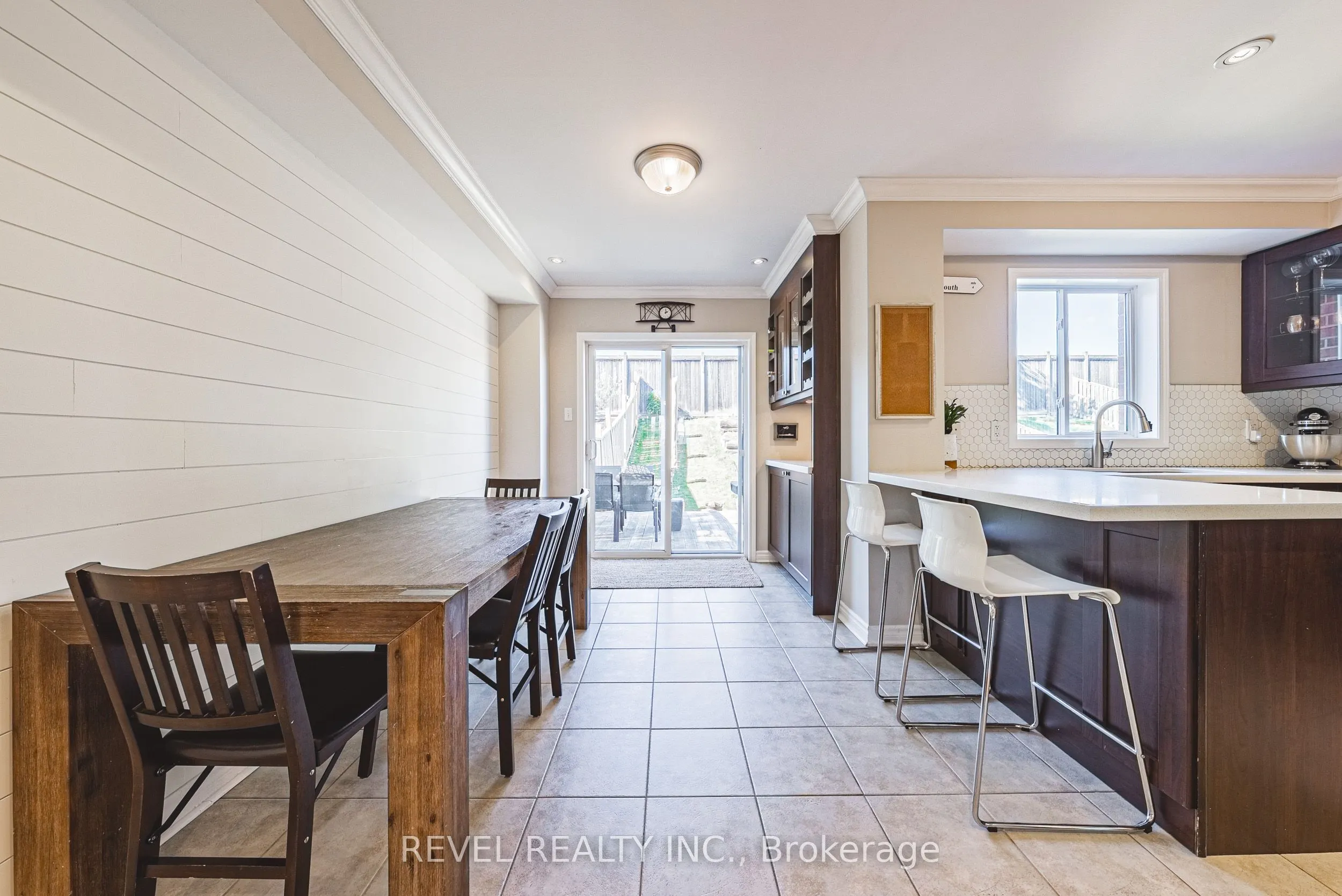 1188 Bonin Crescent