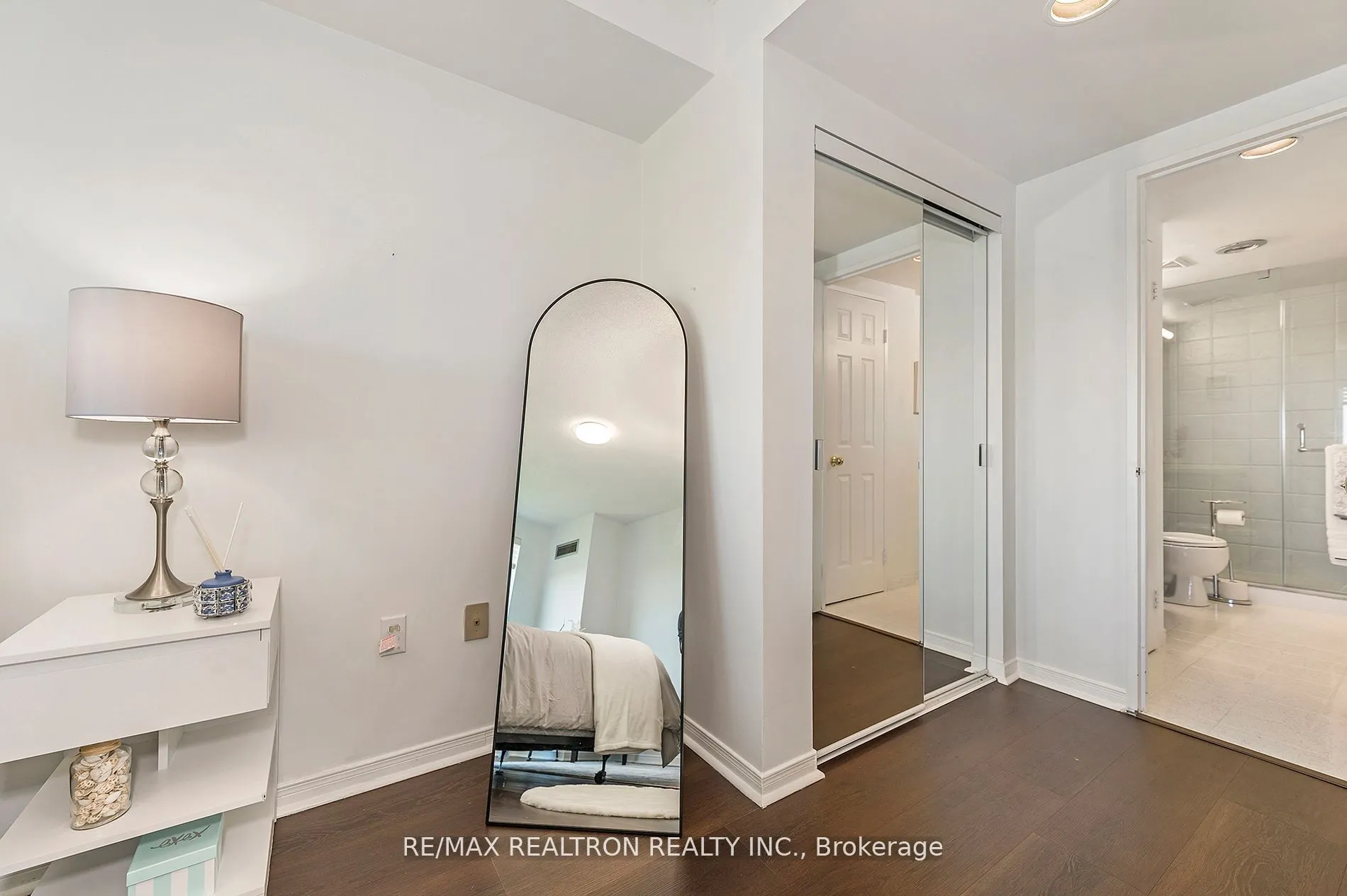 2155 Burnhamthorpe Road W, #1301