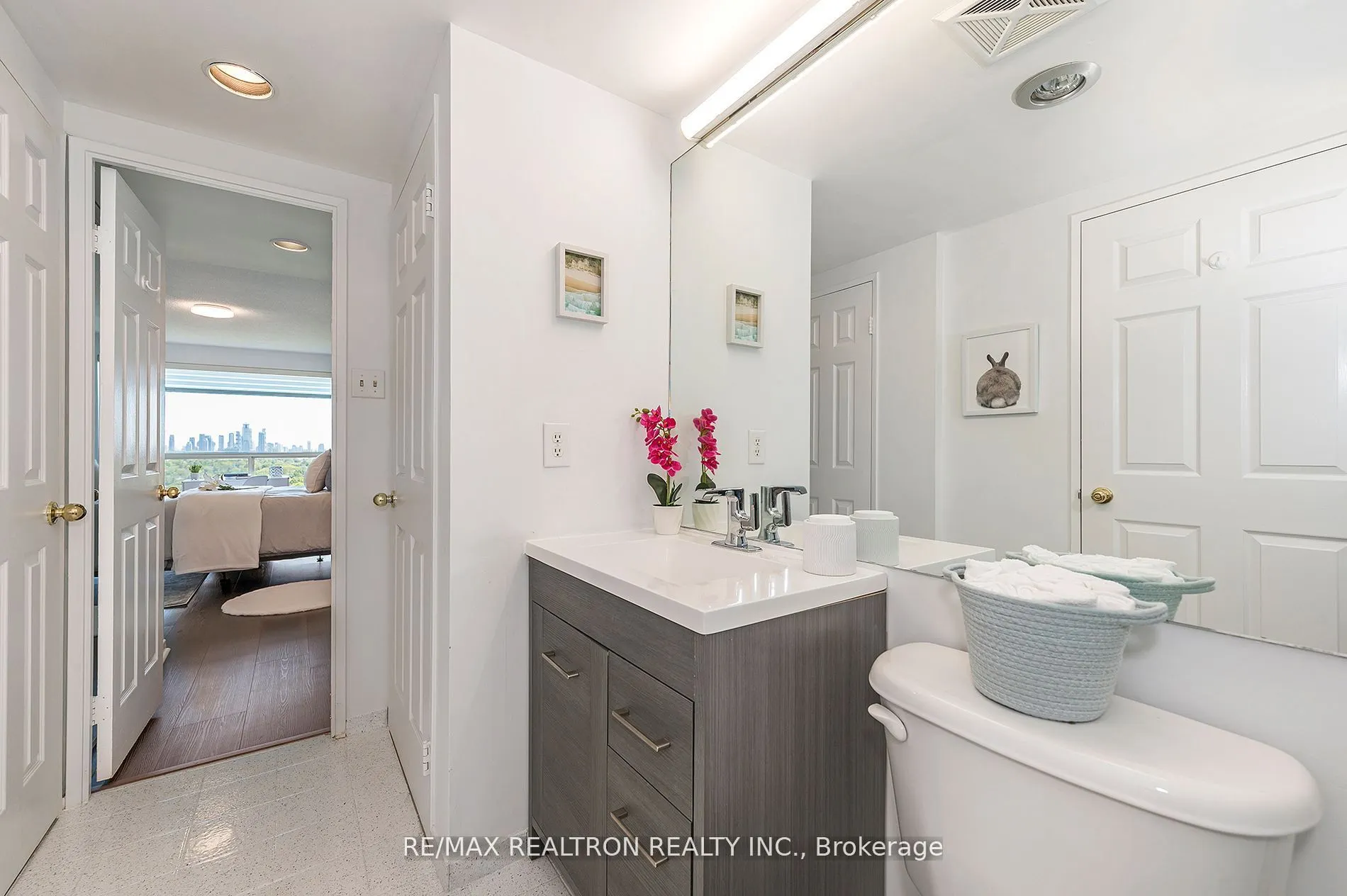 2155 Burnhamthorpe Road W, #1301