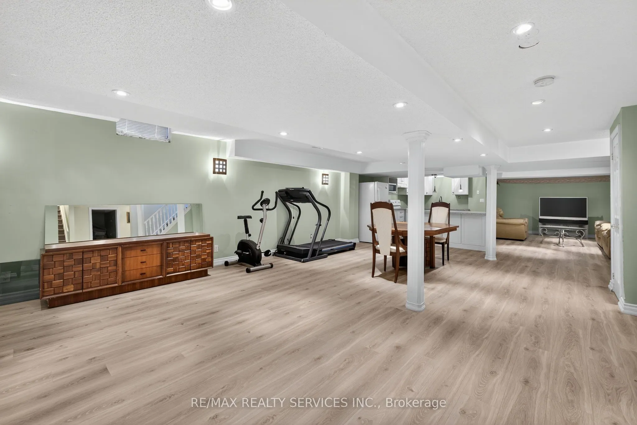 124 Royal Valley Drive
