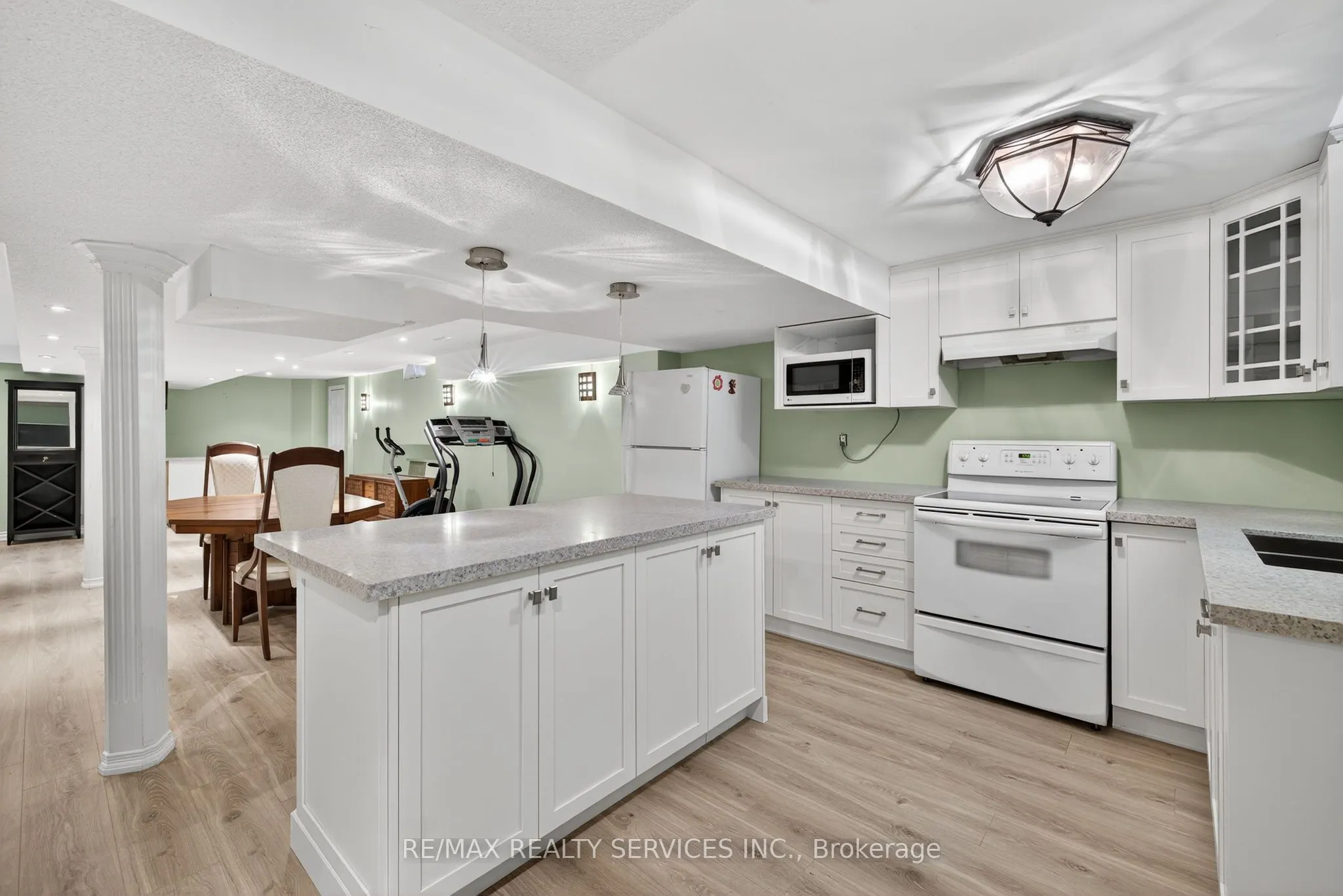 124 Royal Valley Drive
