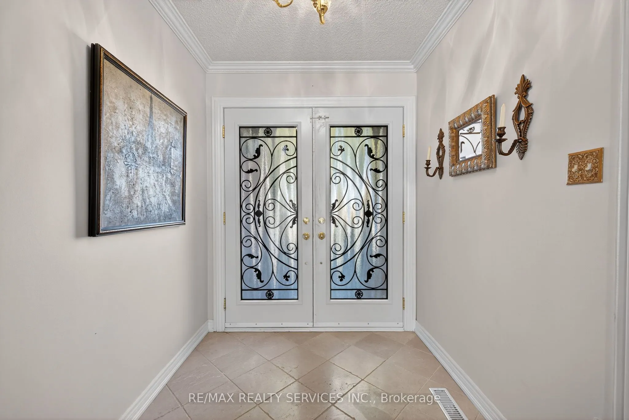 124 Royal Valley Drive