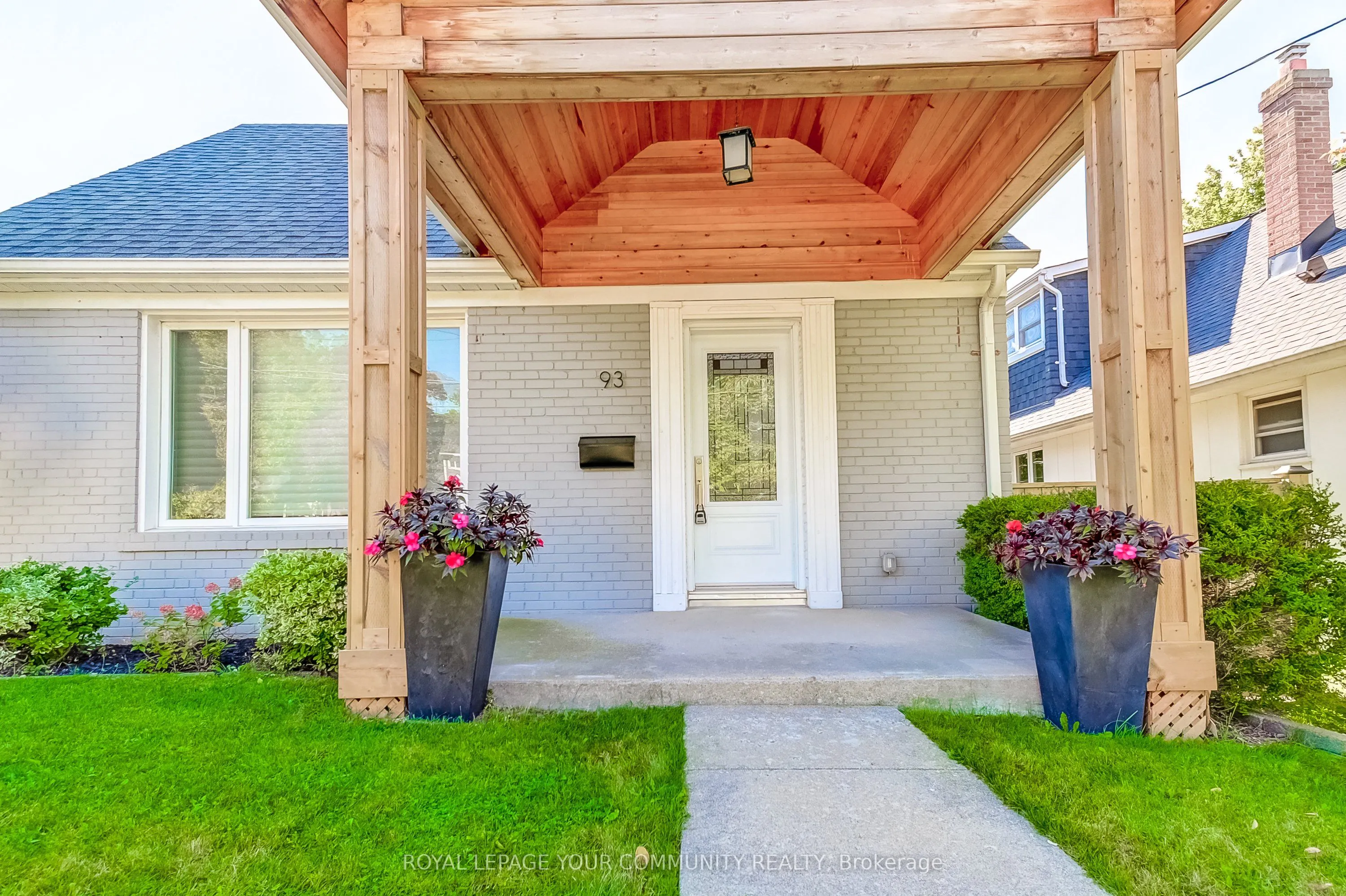 93 Gair Drive