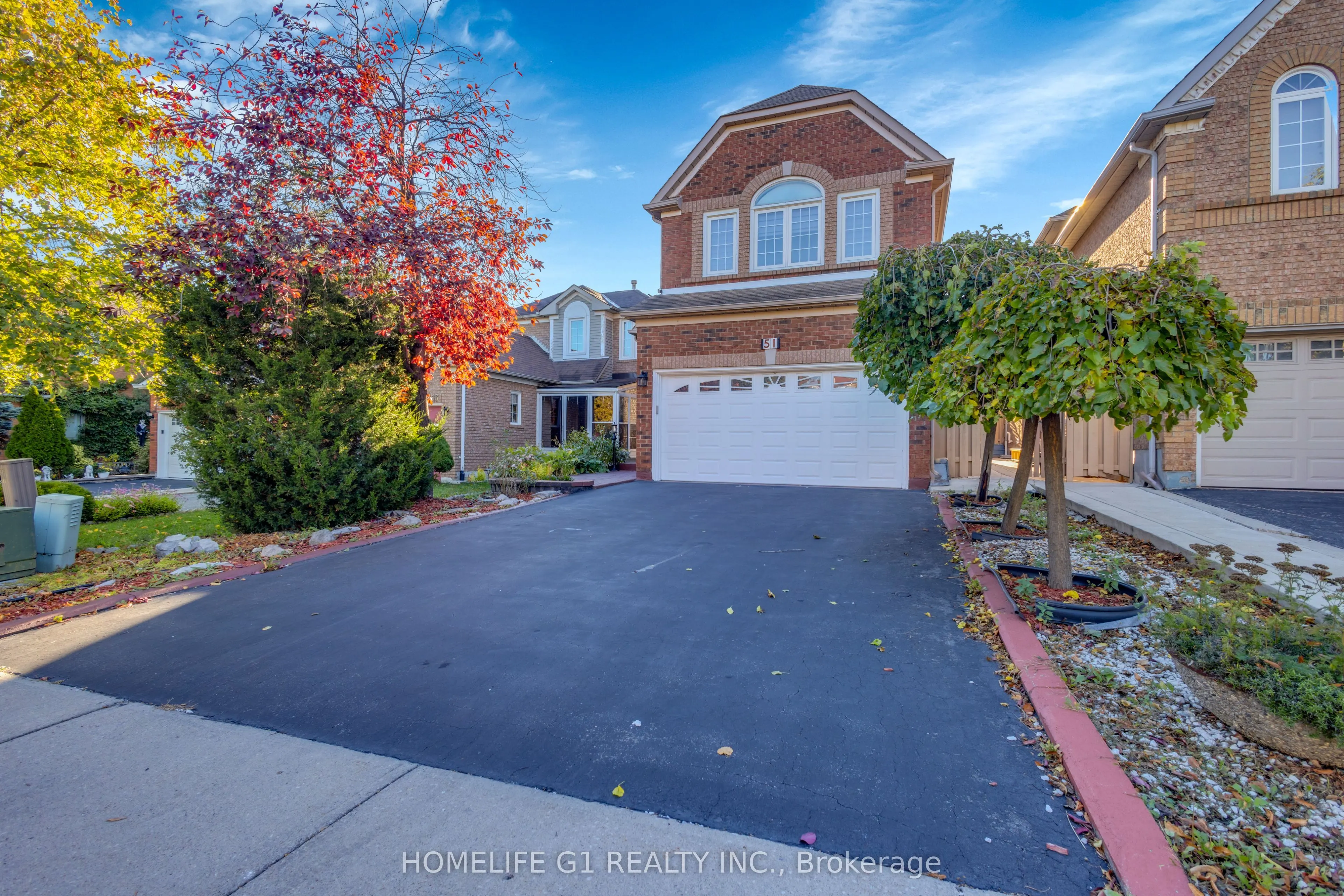 51 Rocky Mountain Crescent