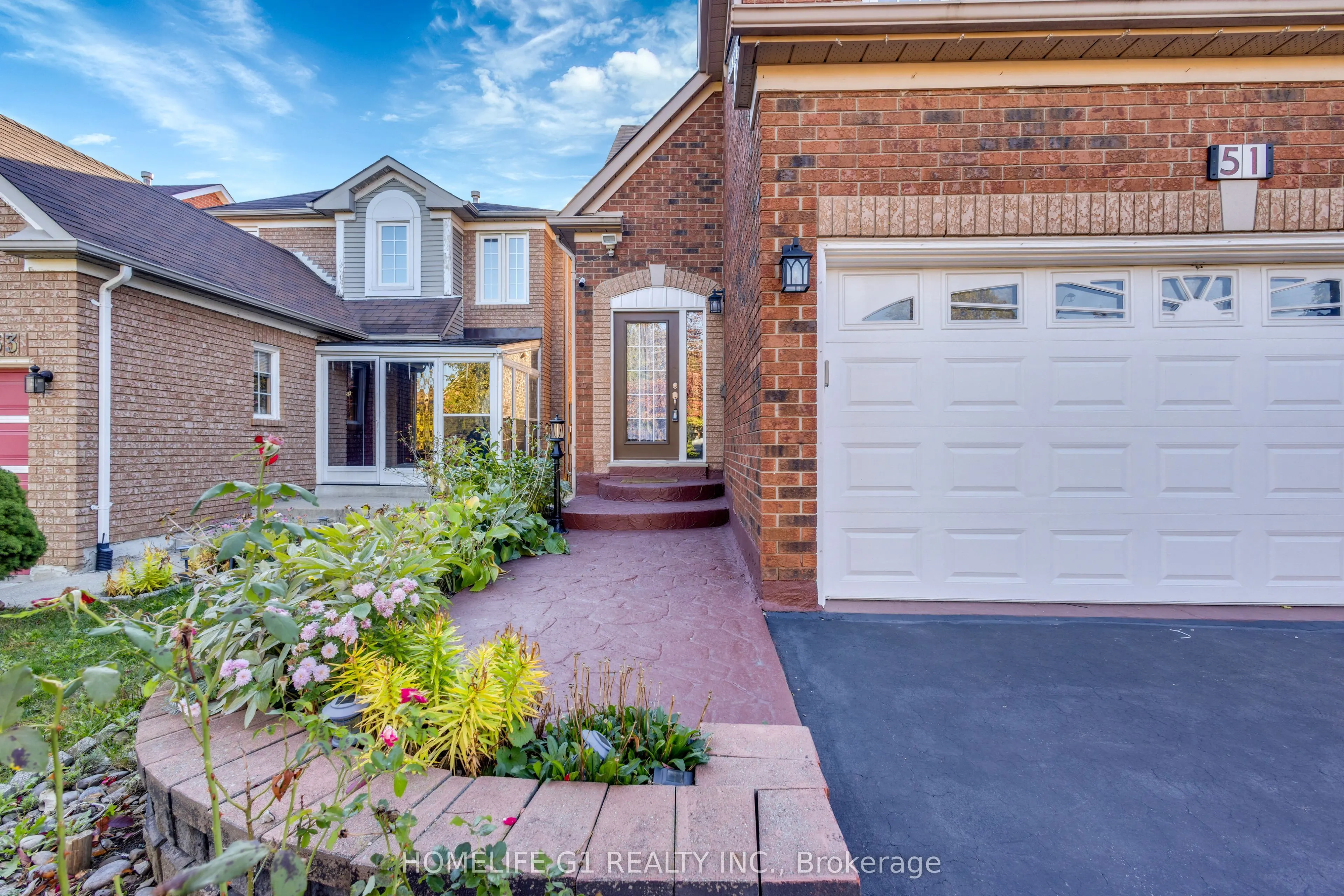 51 Rocky Mountain Crescent