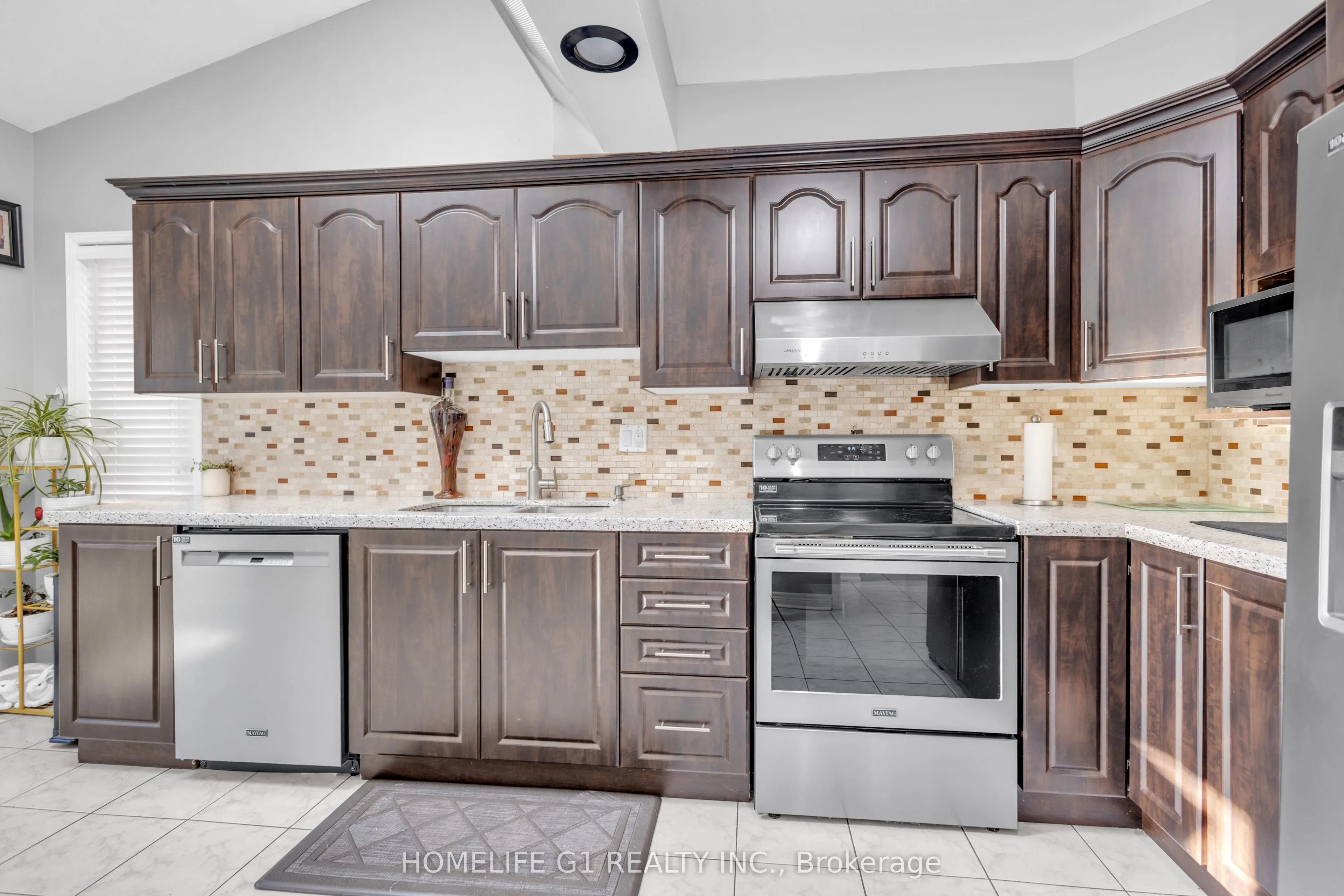 51 Rocky Mountain Crescent
