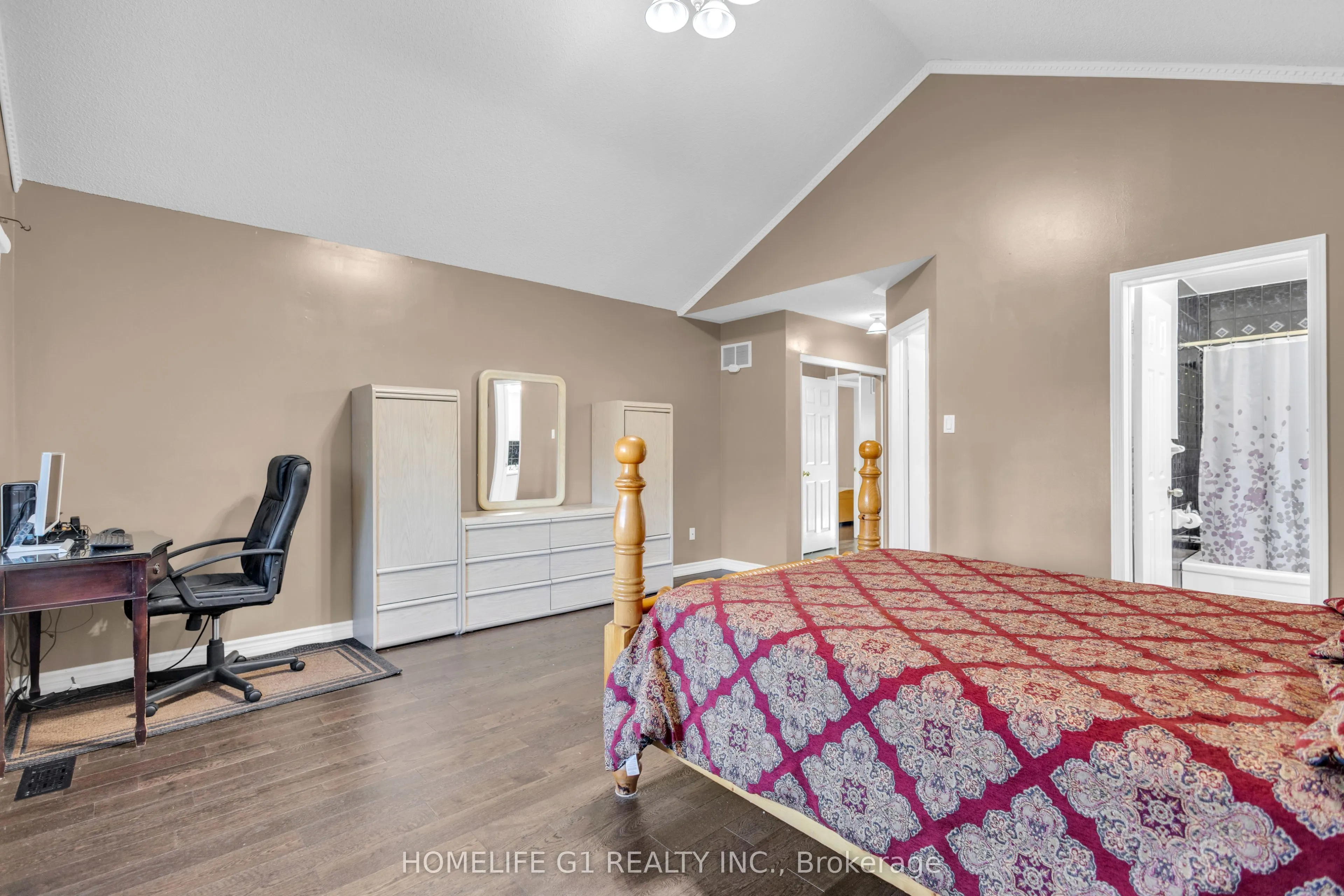 51 Rocky Mountain Crescent