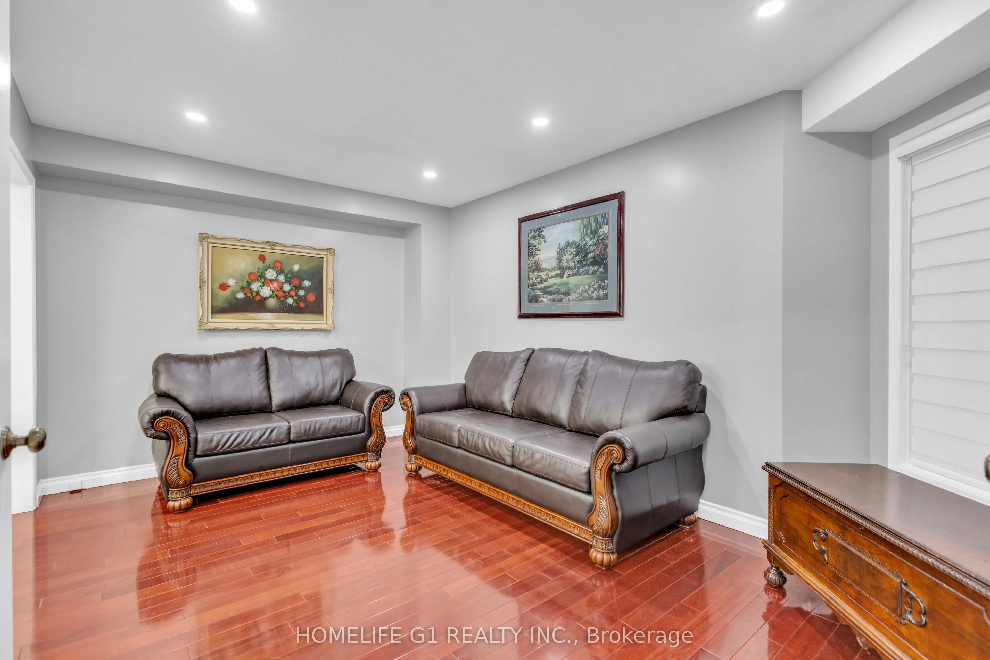 51 Rocky Mountain Crescent