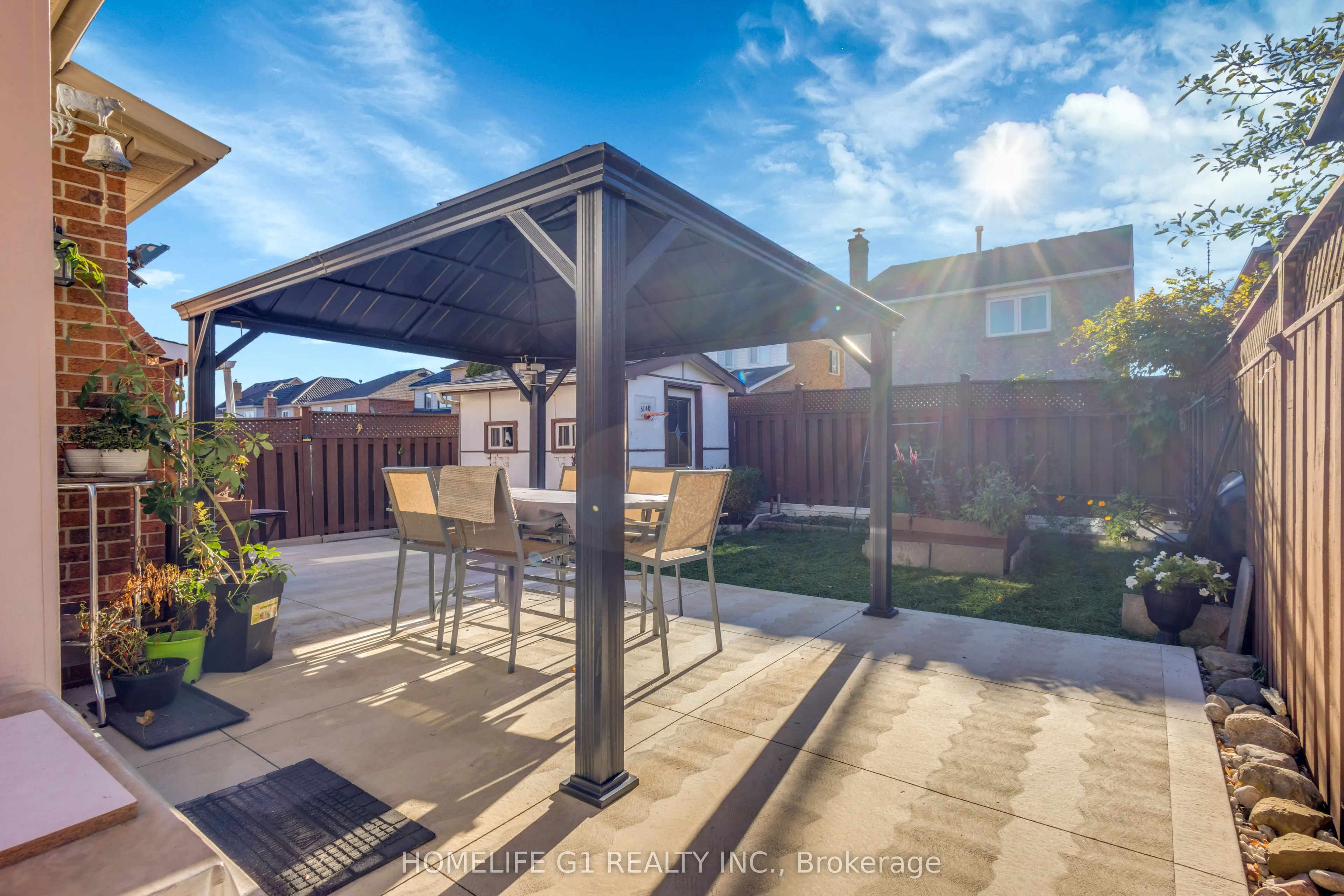 51 Rocky Mountain Crescent