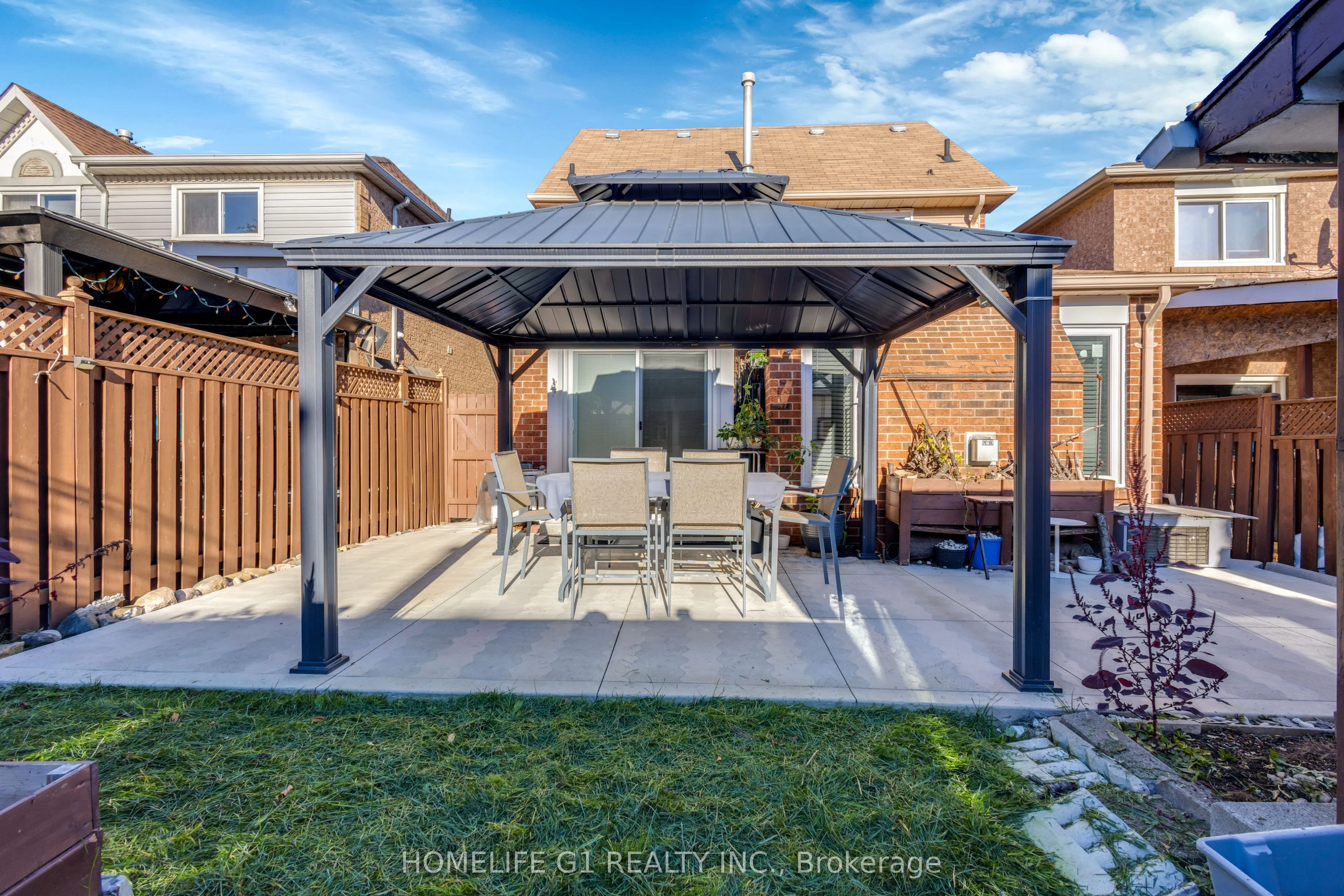 51 Rocky Mountain Crescent