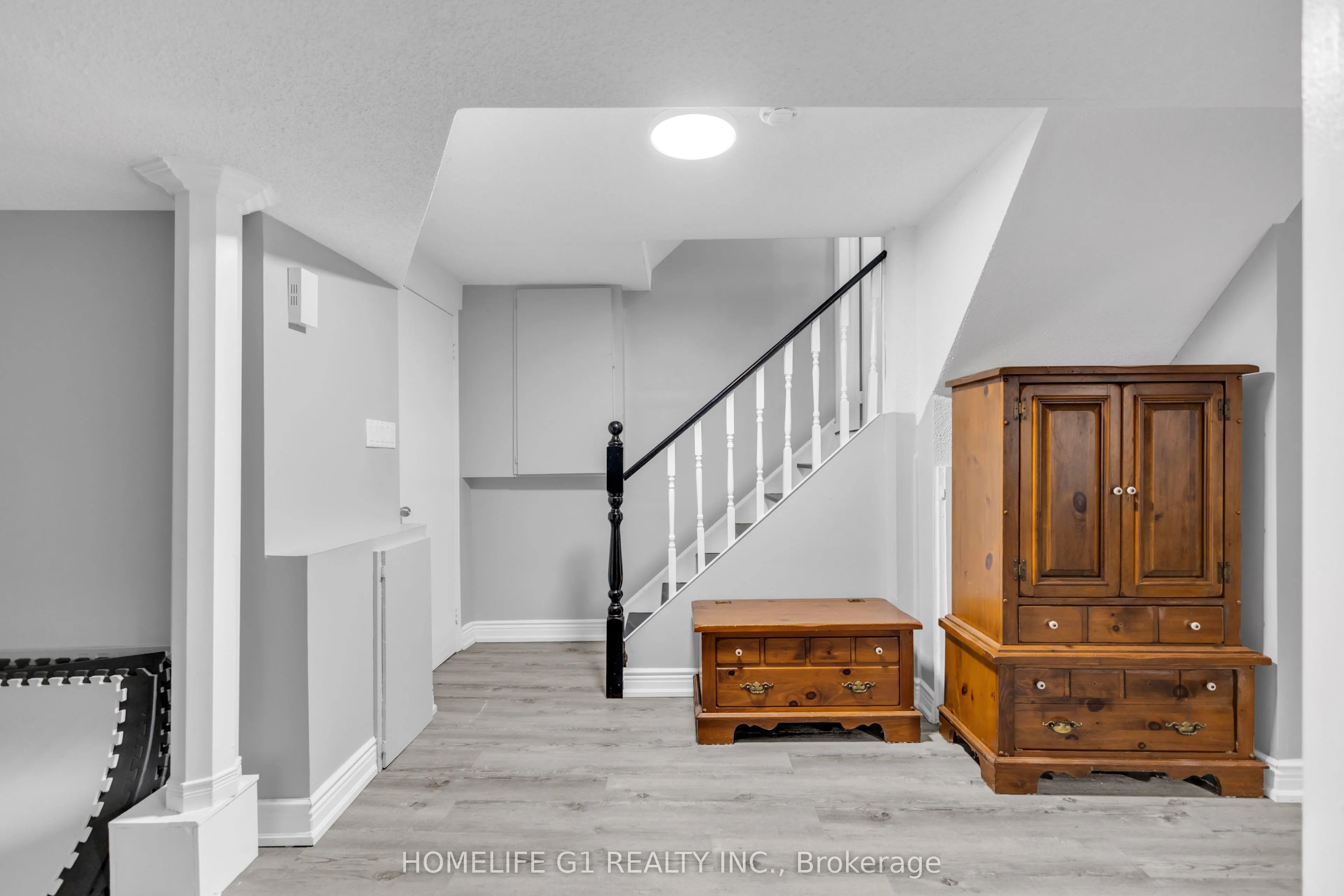 51 Rocky Mountain Crescent