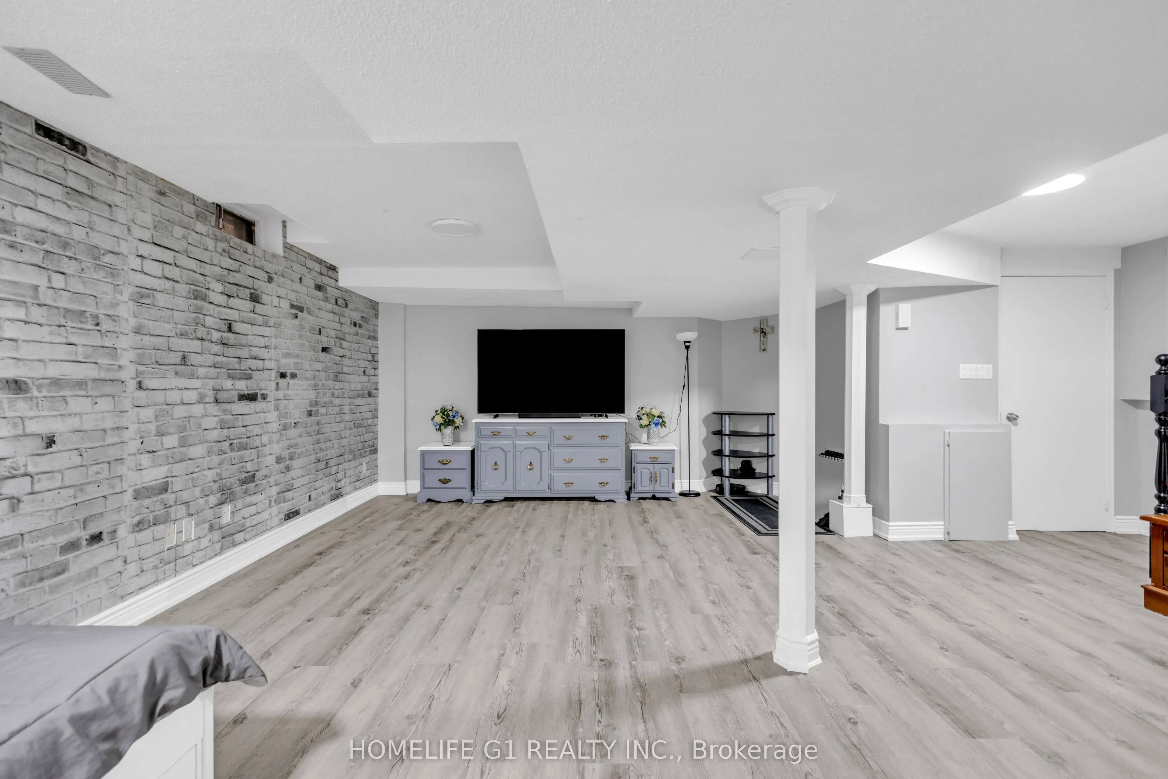 51 Rocky Mountain Crescent