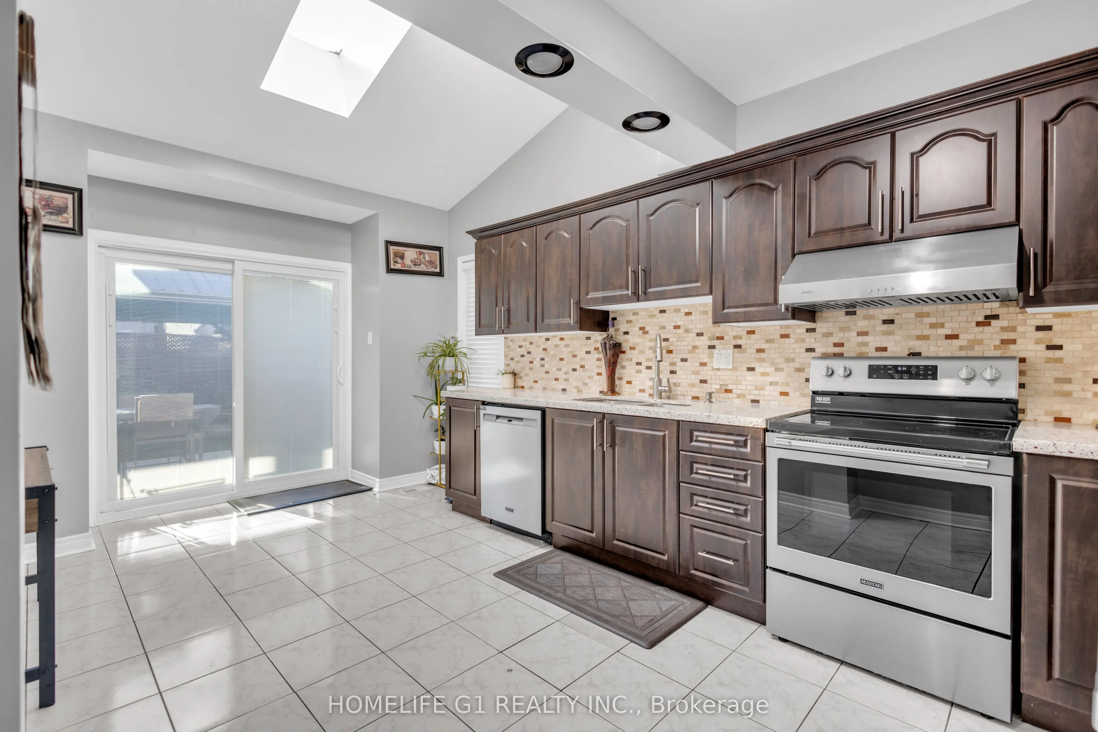 51 Rocky Mountain Crescent