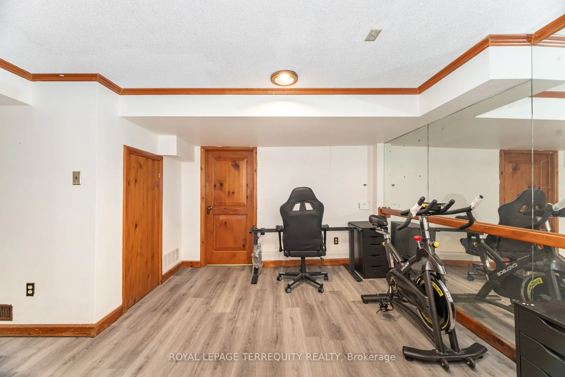 4085 Wheelwright Crescent
