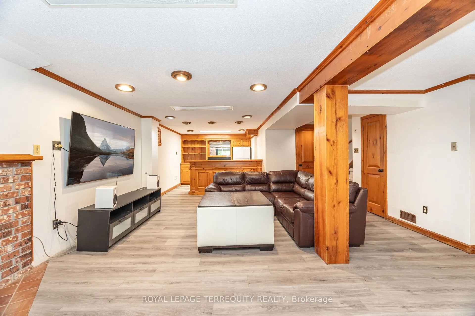 4085 Wheelwright Crescent