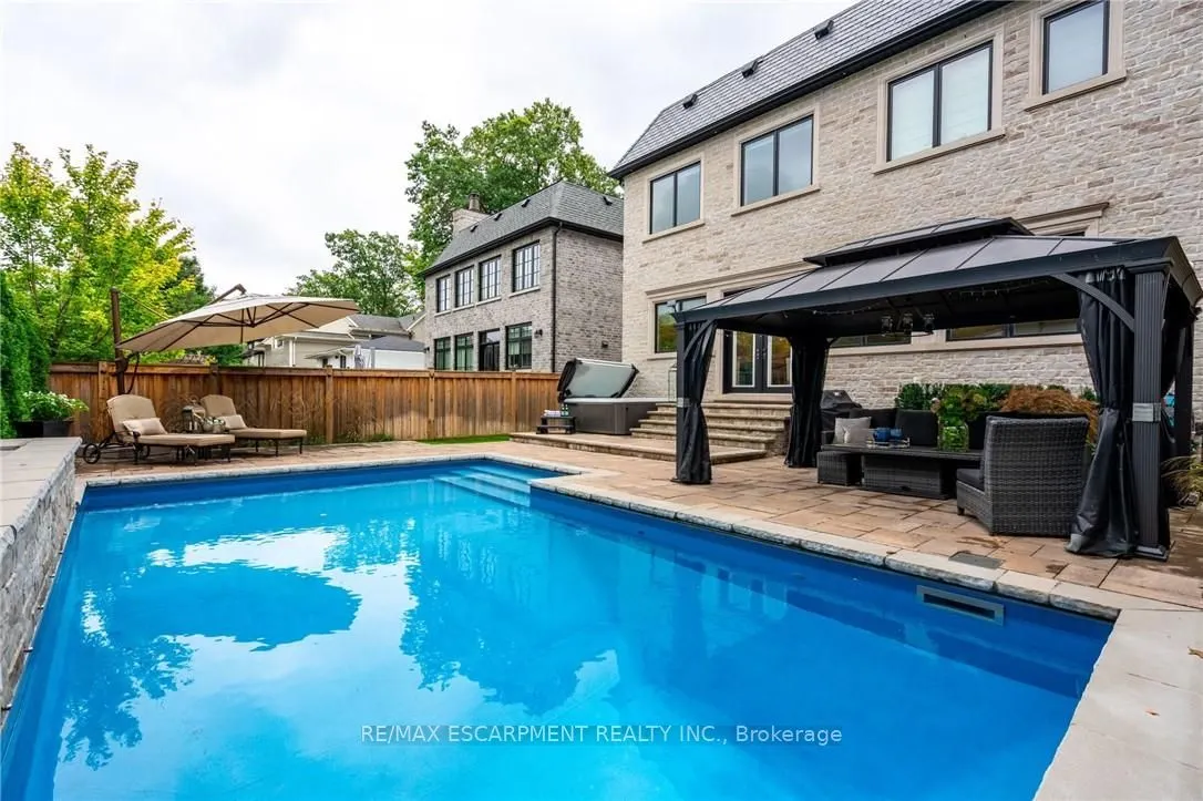 385 Pine Cove Road