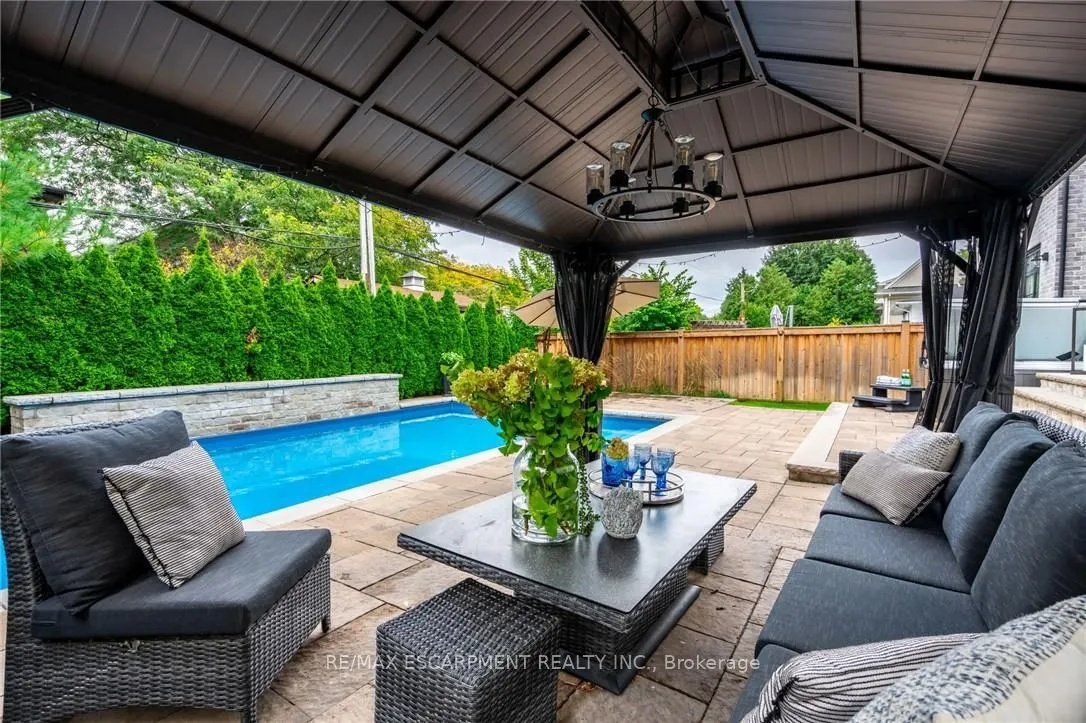 385 Pine Cove Road