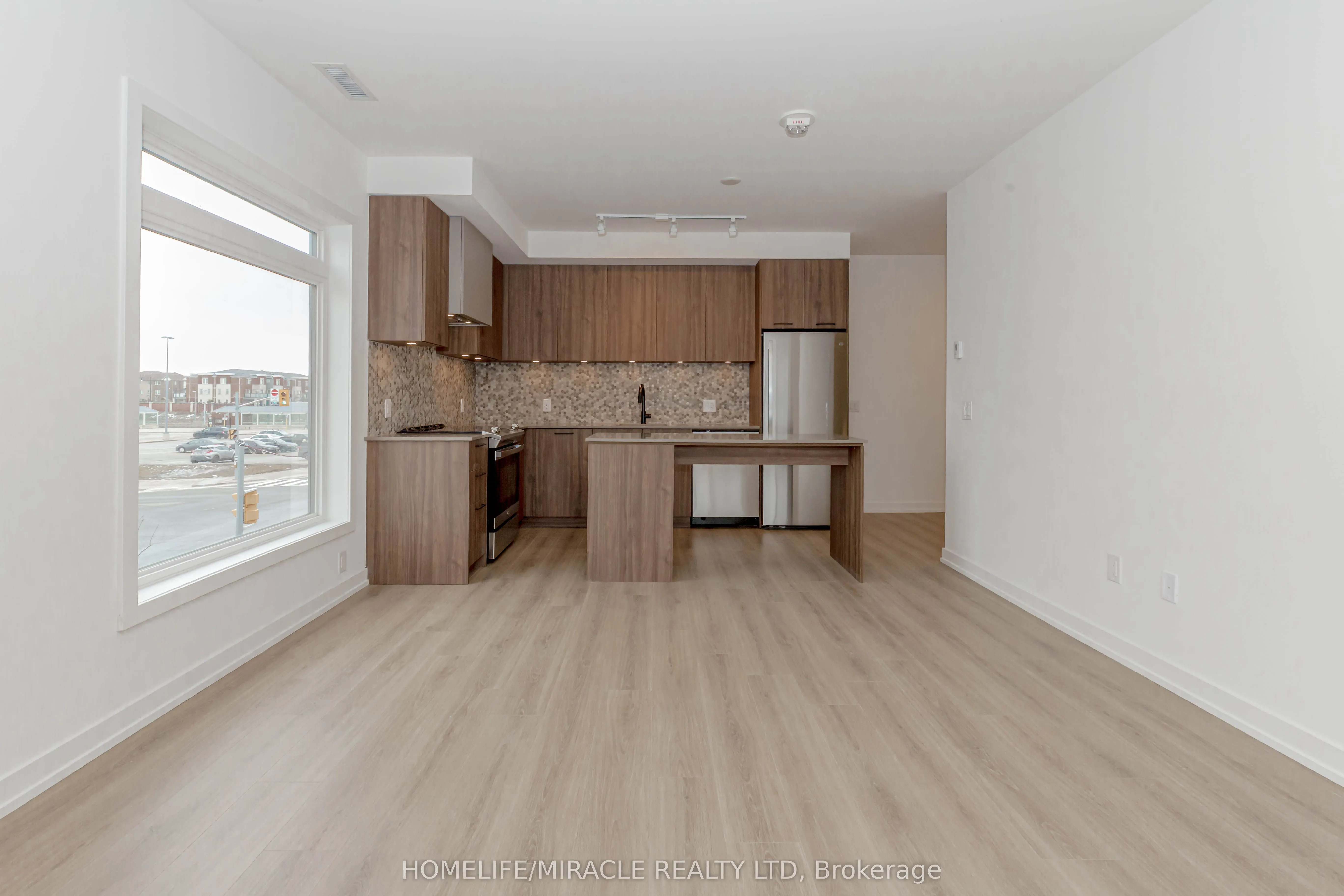 20 Lagerfeld Drive, ##11