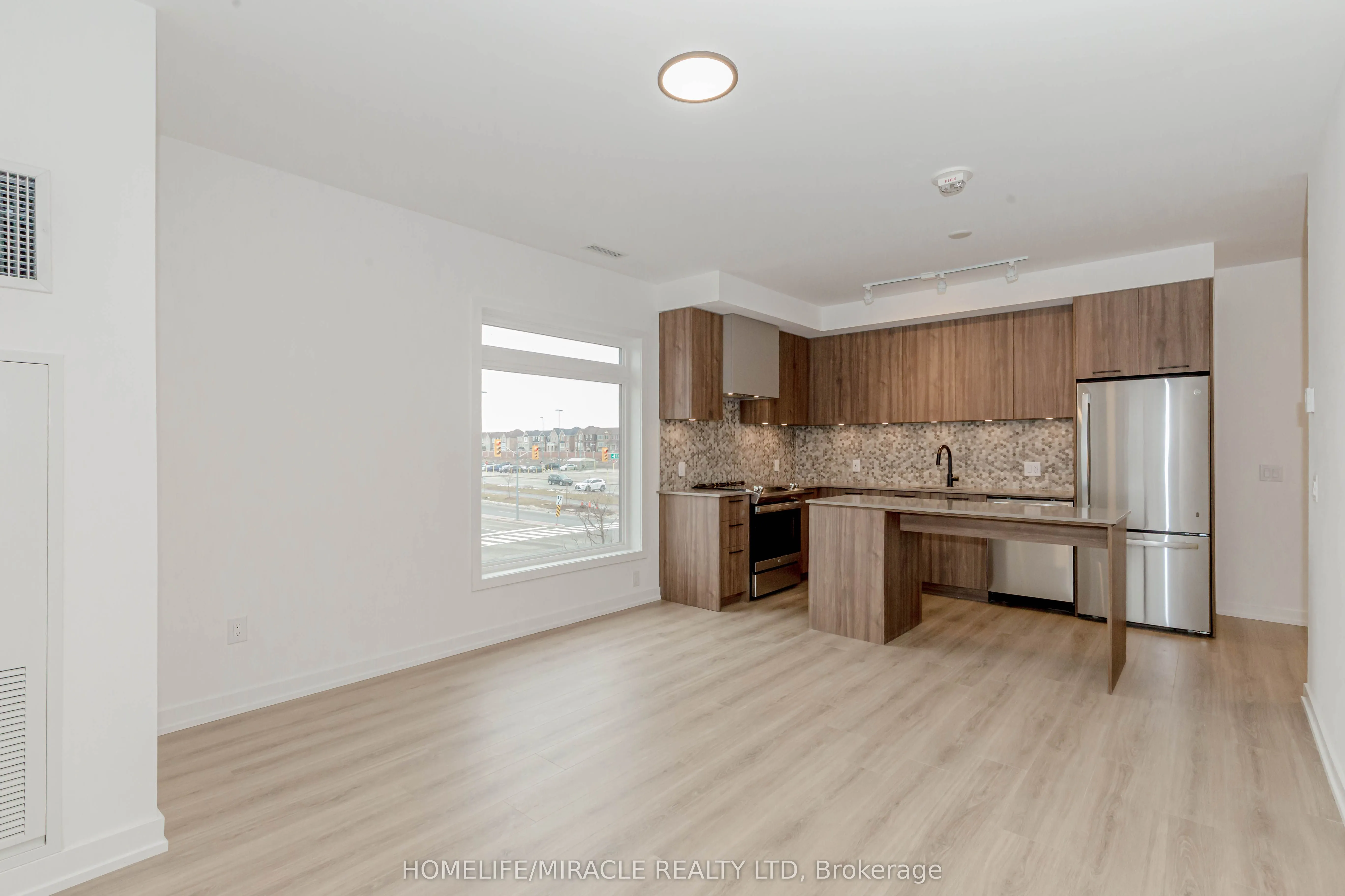 20 Lagerfeld Drive, ##11