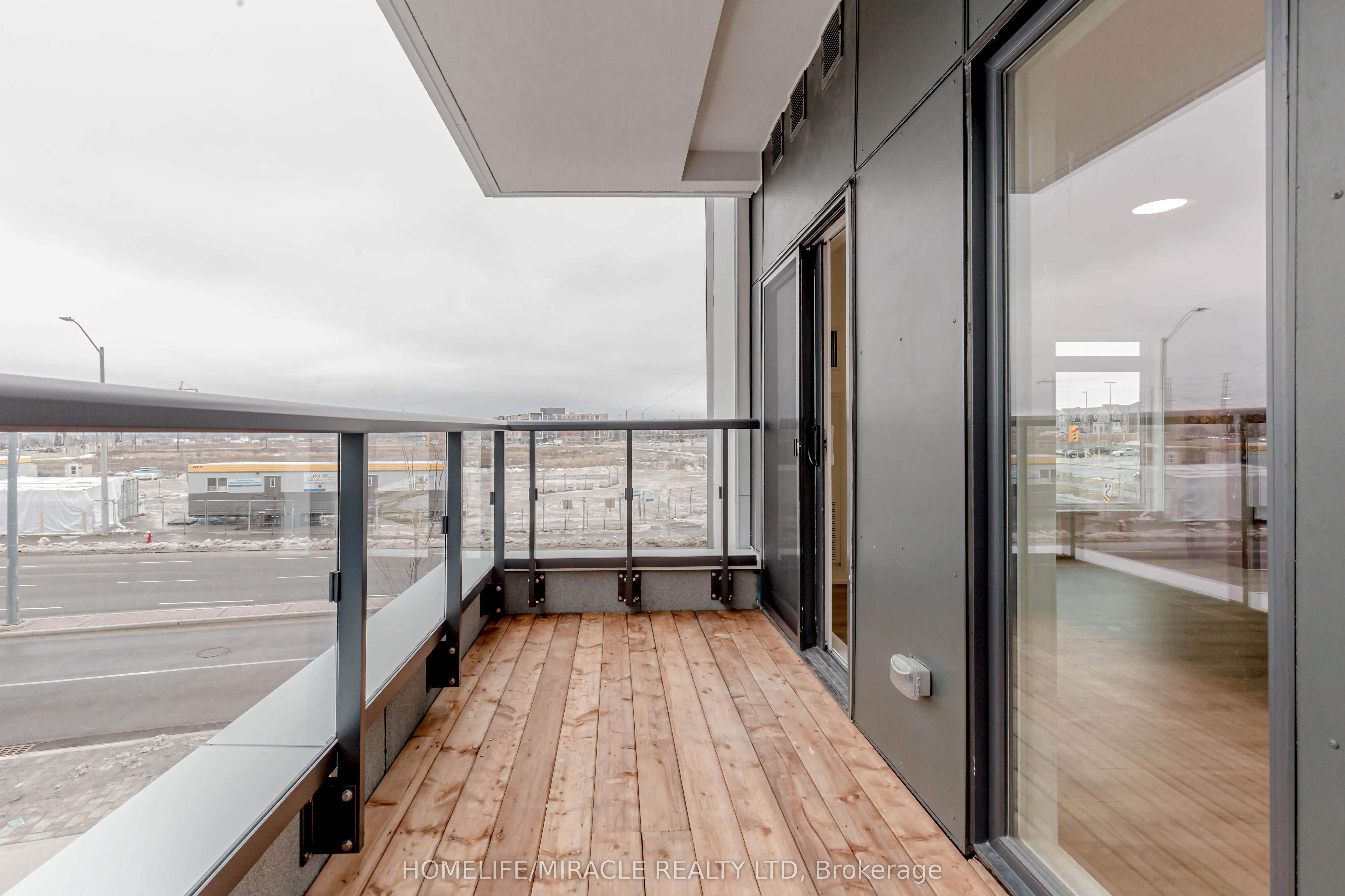 20 Lagerfeld Drive, ##11