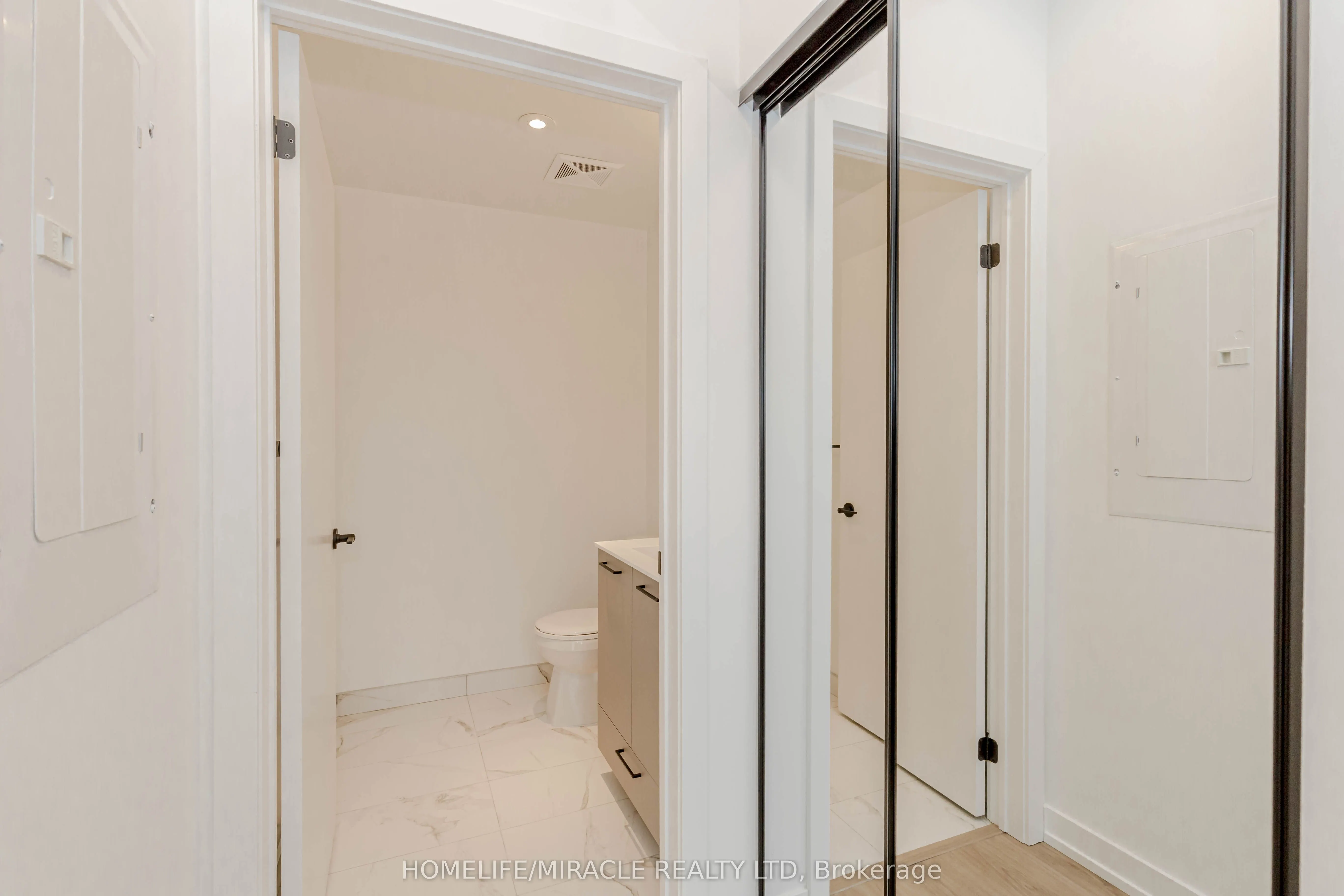 20 Lagerfeld Drive, ##11