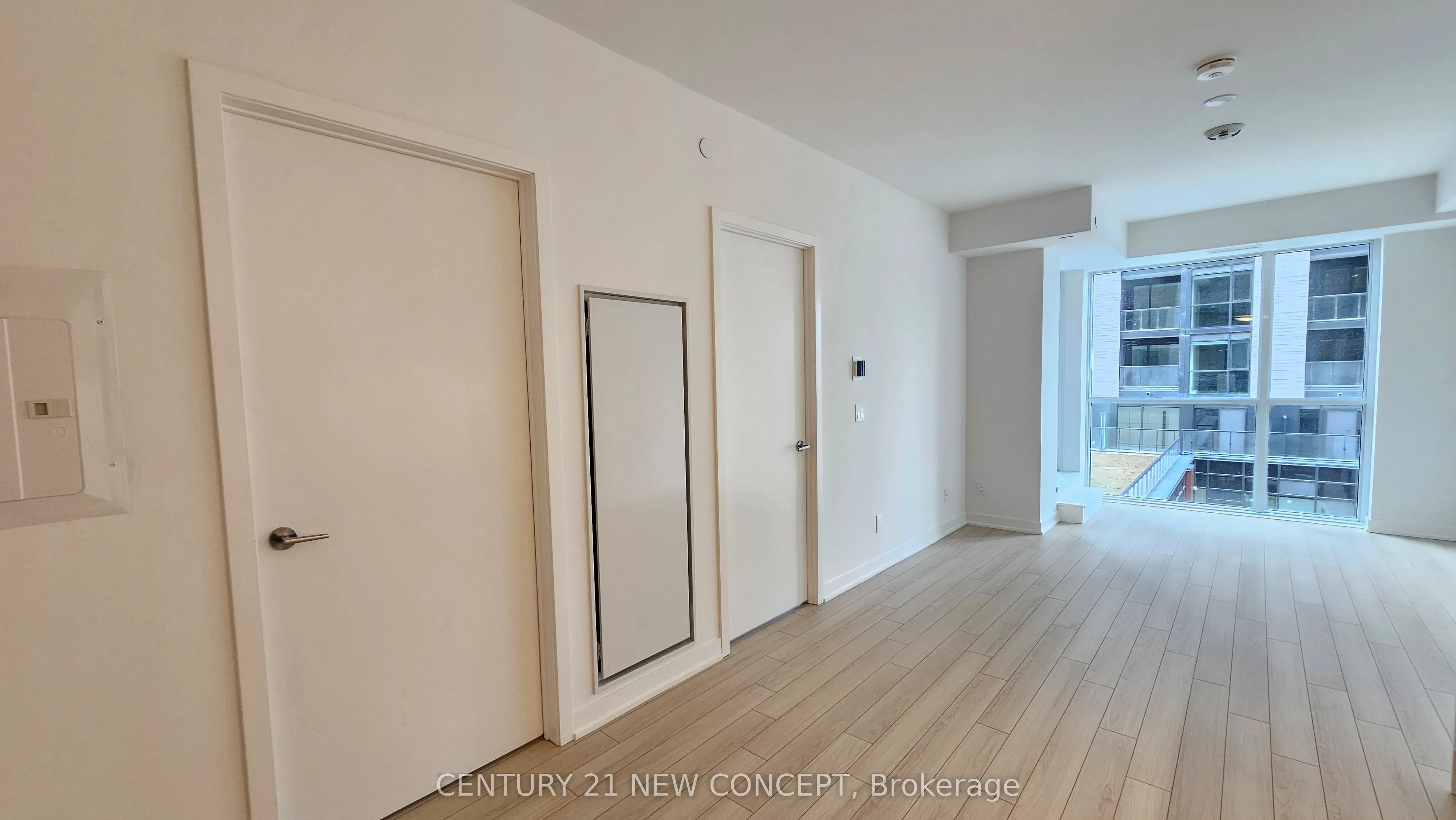 3071 Trafalgar Road, #401