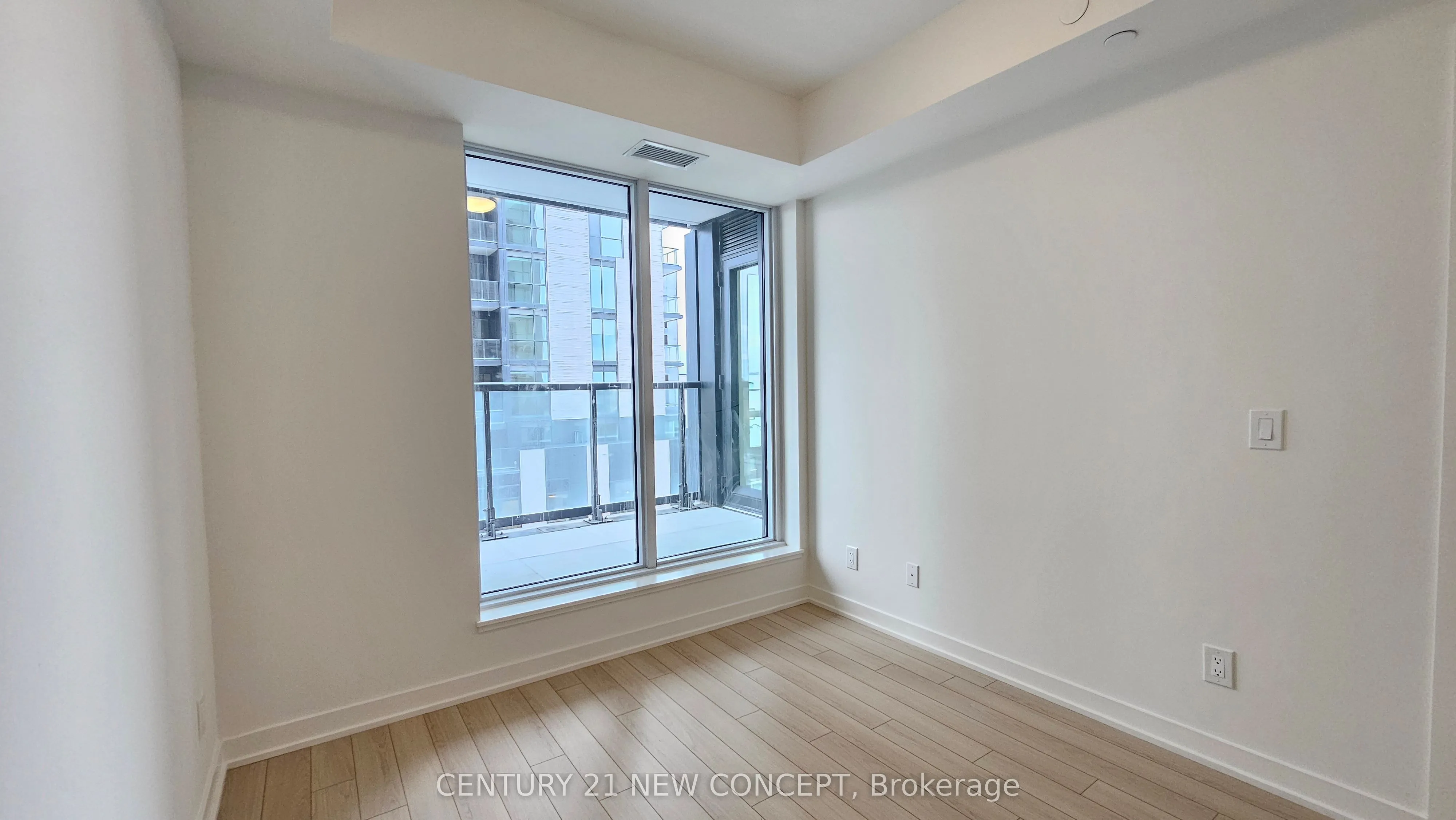 3071 Trafalgar Road, #401